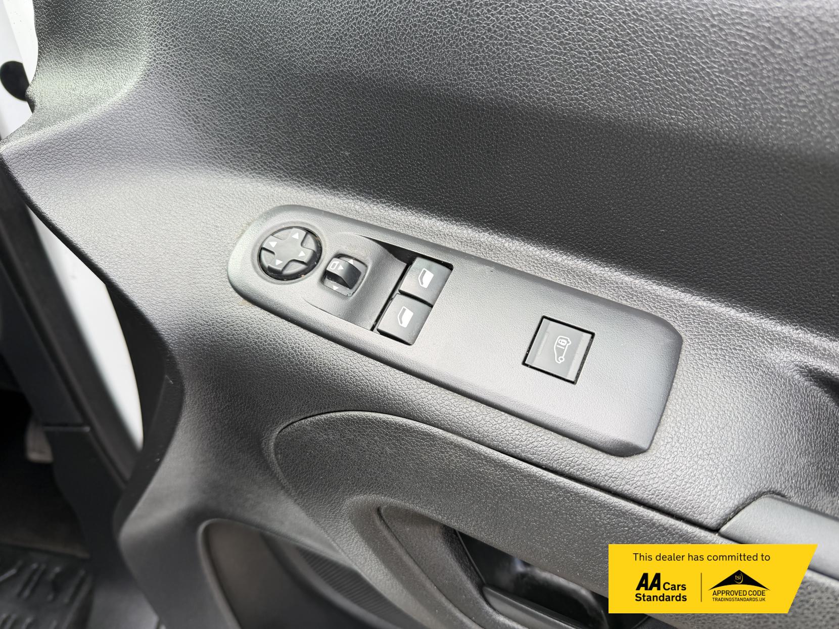 Vauxhall Combo 1.5 Turbo D 2300 Sportive Panel Van 4dr Diesel Manual L2 H1 Euro 6 (100 ps)