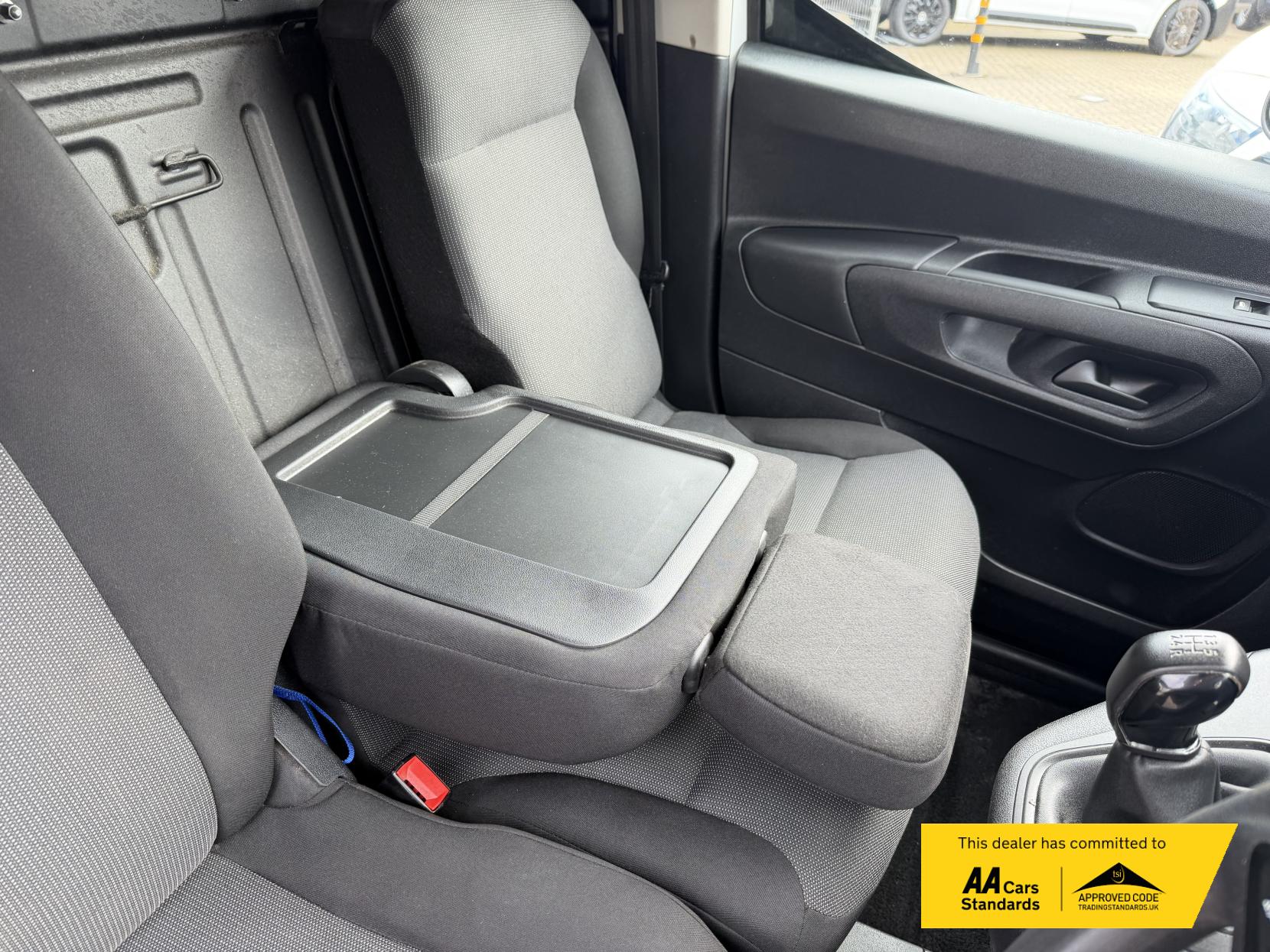 Vauxhall Combo 1.5 Turbo D 2300 Sportive Panel Van 4dr Diesel Manual L2 H1 Euro 6 (100 ps)