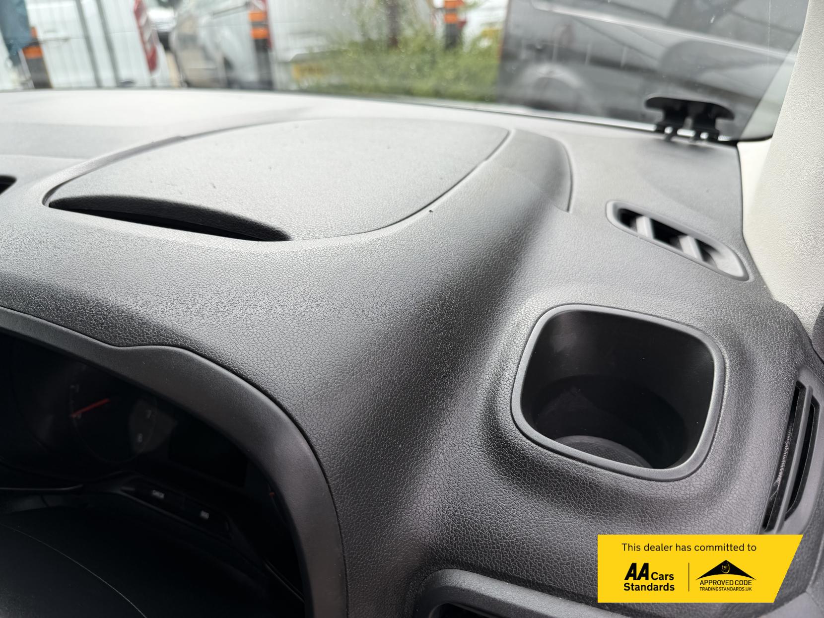 2023 Vauxhall Combo 1.5 Turbo D 2300 Pro Panel Van 5dr Diesel Manual L1 H1 Euro 6 (s/s) (100 ps) - Thumbnail 42