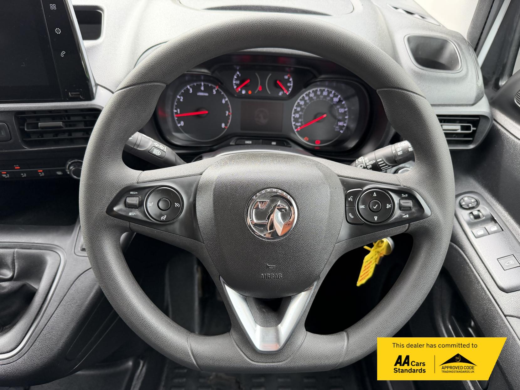 2023 Vauxhall Combo 1.5 Turbo D 2300 Pro Panel Van 5dr Diesel Manual L1 H1 Euro 6 (s/s) (100 ps) - Thumbnail 37