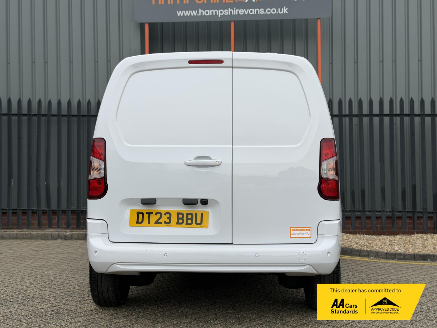 2023 Vauxhall Combo 1.5 Turbo D 2300 Pro Panel Van 5dr Diesel Manual L1 H1 Euro 6 (s/s) (100 ps) - Thumbnail 20