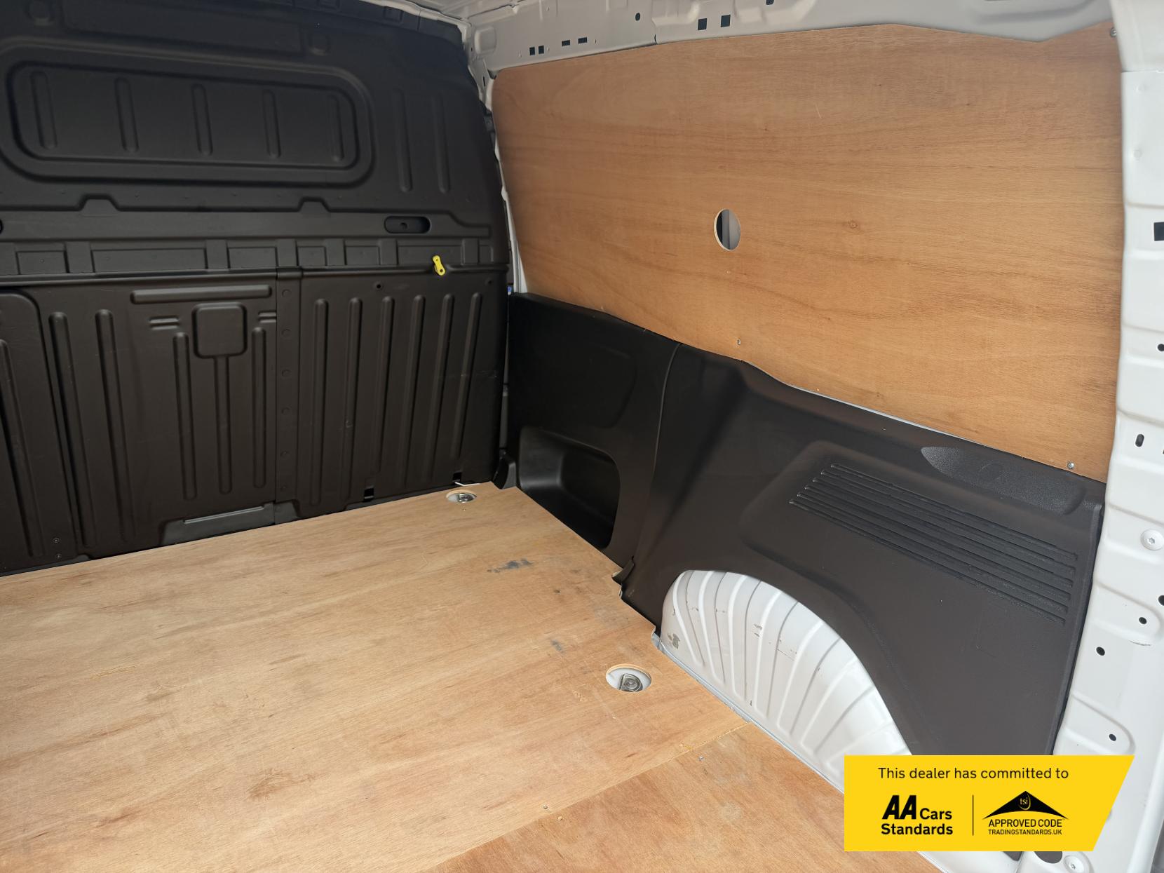 2023 Vauxhall Combo 1.5 Turbo D 2300 Pro Panel Van 5dr Diesel Manual L1 H1 Euro 6 (s/s) (100 ps) - Thumbnail 26