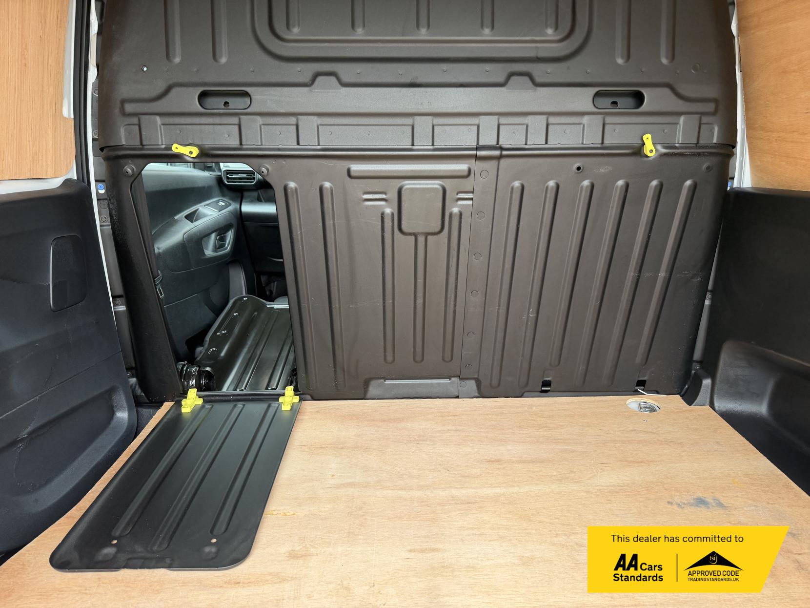 2023 Vauxhall Combo 1.5 Turbo D 2300 Pro Panel Van 5dr Diesel Manual L1 H1 Euro 6 (s/s) (100 ps) - Thumbnail 25