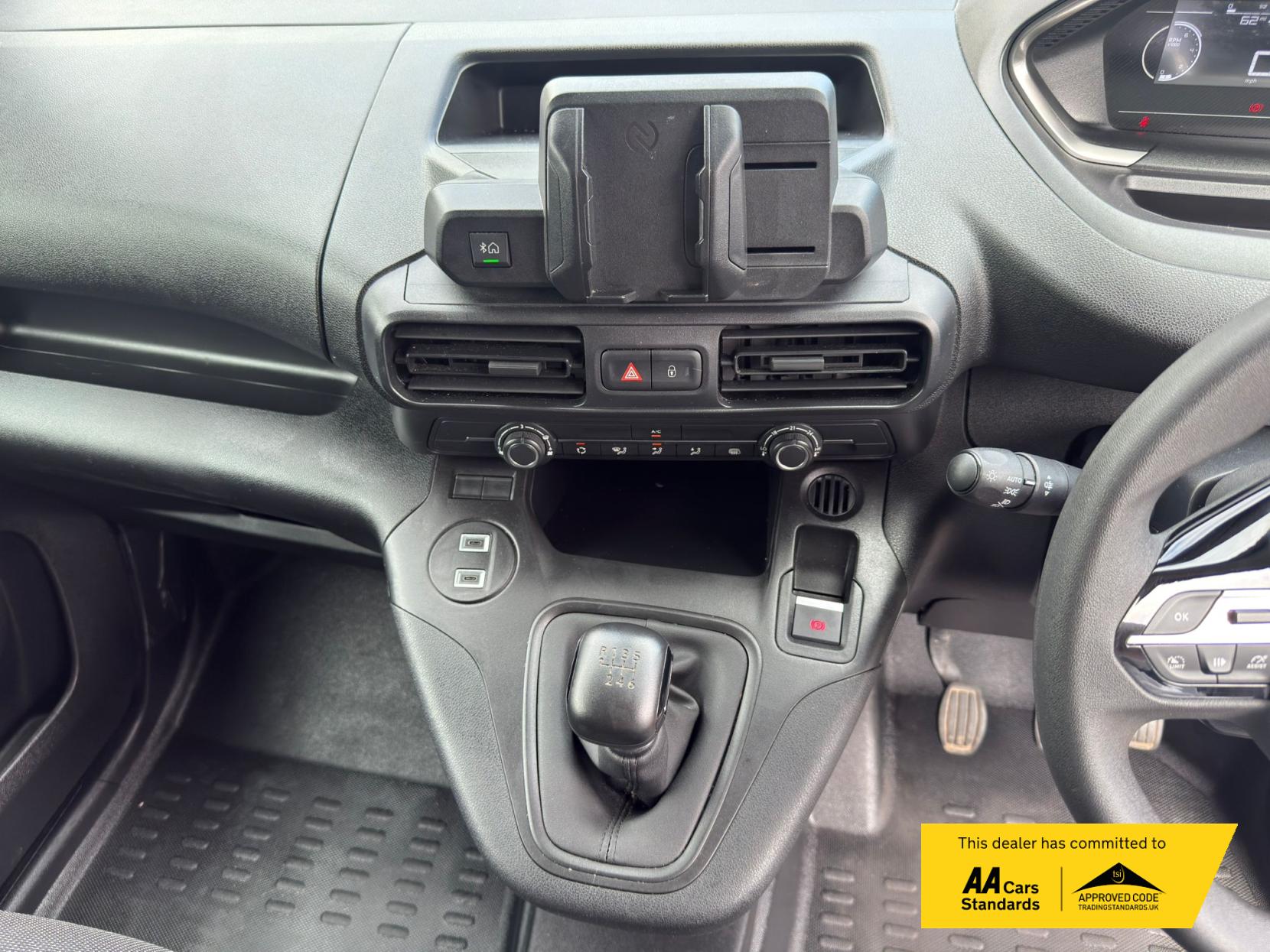 2024 Peugeot Partner 1.5 BlueHDi 950 Professional Long Panel Van 6dr Diesel Manual LWB Euro 6 (s/s) (100 ps) - Thumbnail 19