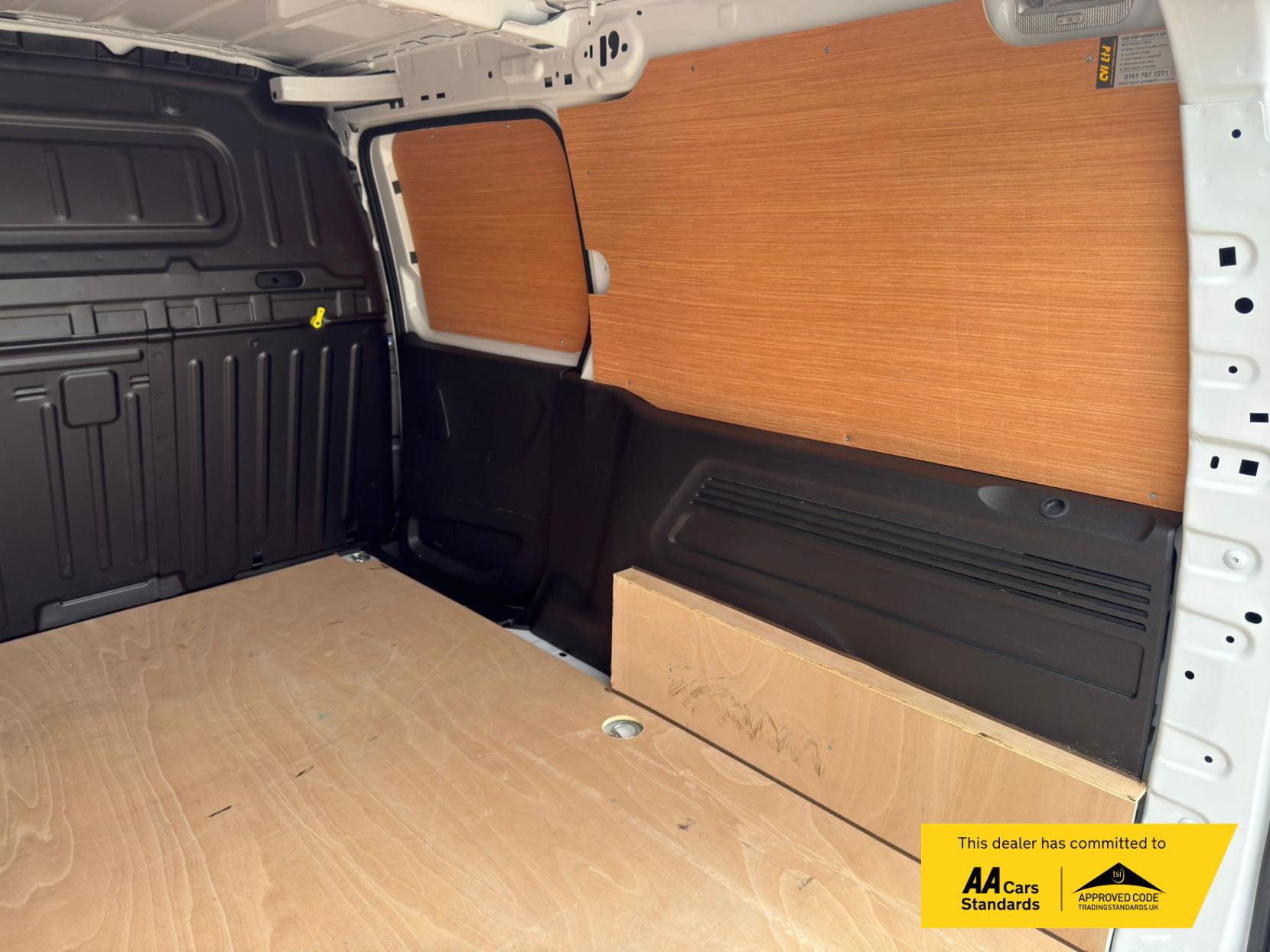 2024 Peugeot Partner 1.5 BlueHDi 950 Professional Long Panel Van 6dr Diesel Manual LWB Euro 6 (s/s) (100 ps) - Thumbnail 33