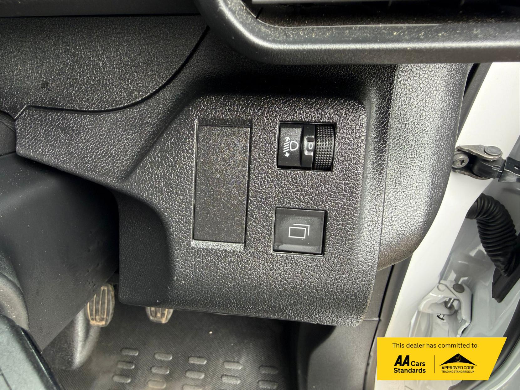 2024 Peugeot Partner 1.5 BlueHDi 950 Professional Long Panel Van 6dr Diesel Manual LWB Euro 6 (s/s) (100 ps) - Thumbnail 39