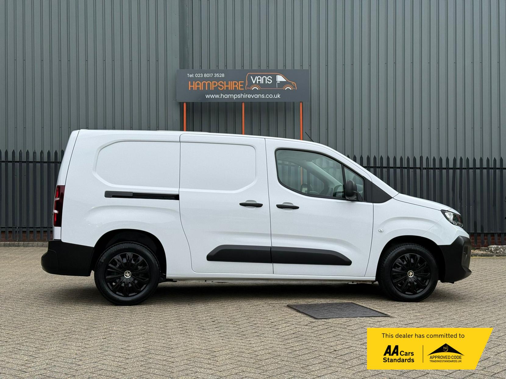2024 Peugeot Partner 1.5 BlueHDi 950 Professional Long Panel Van 6dr Diesel Manual LWB Euro 6 (s/s) (100 ps) - Thumbnail 7