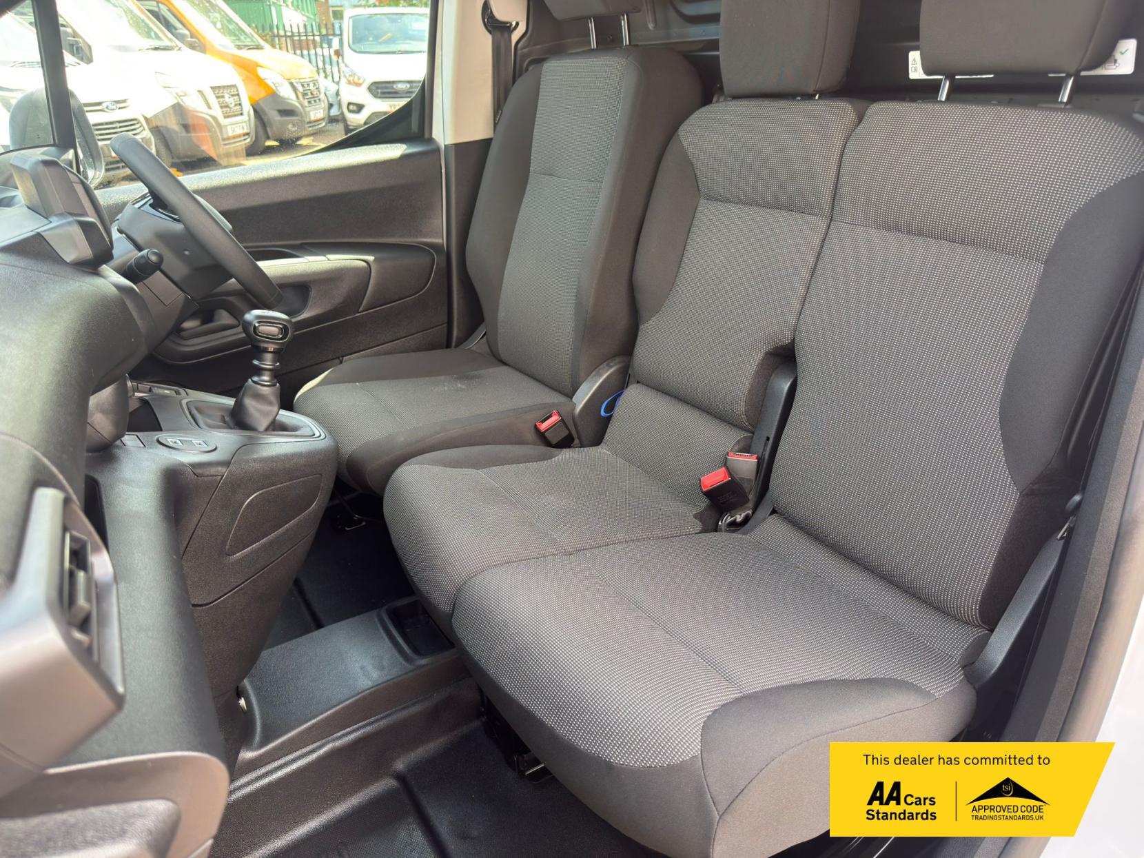 2024 Peugeot Partner 1.5 BlueHDi 950 Professional Long Panel Van 6dr Diesel Manual LWB Euro 6 (s/s) (100 ps) - Thumbnail 20