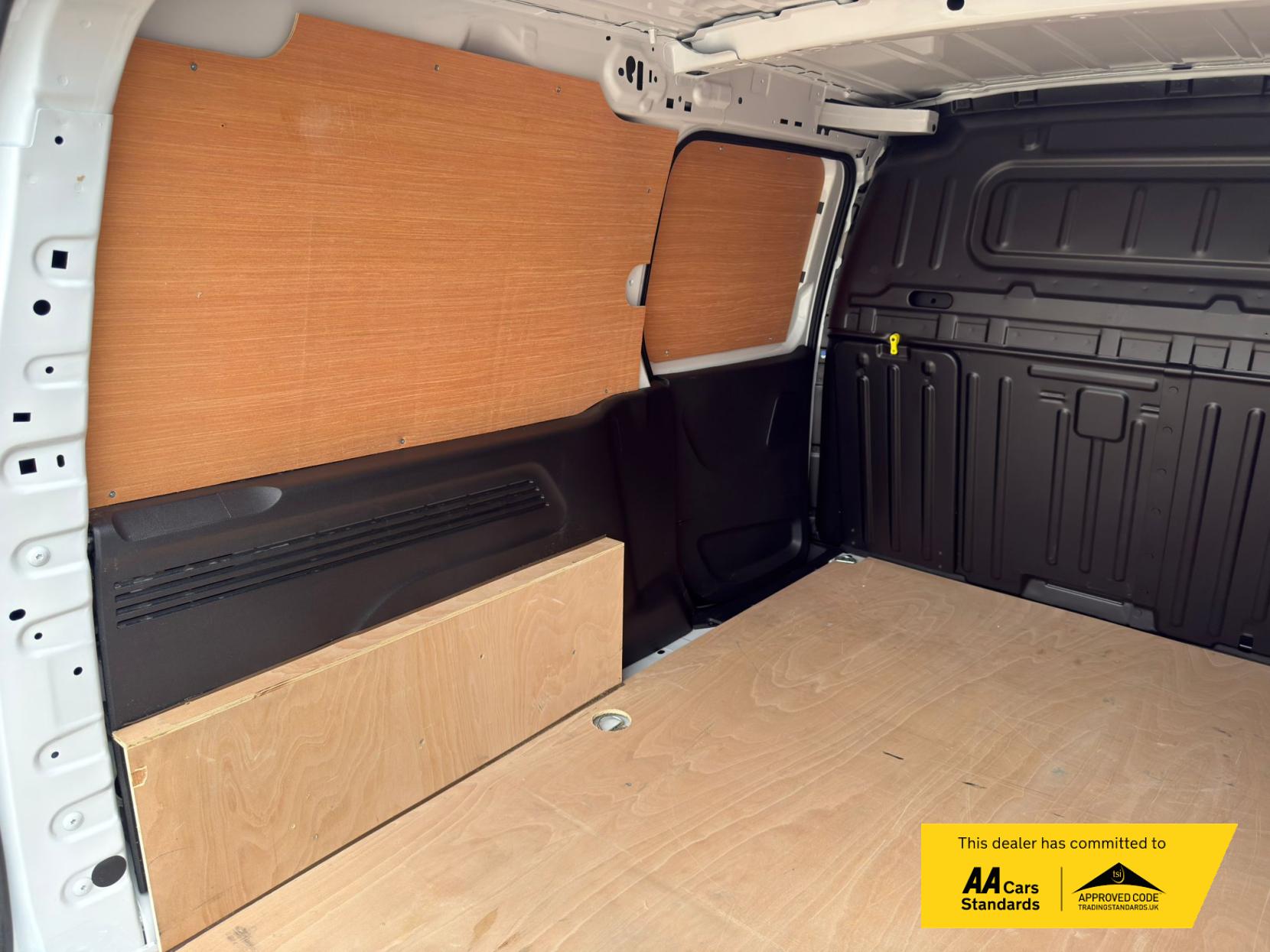 2024 Peugeot Partner 1.5 BlueHDi 950 Professional Long Panel Van 6dr Diesel Manual LWB Euro 6 (s/s) (100 ps) - Thumbnail 34