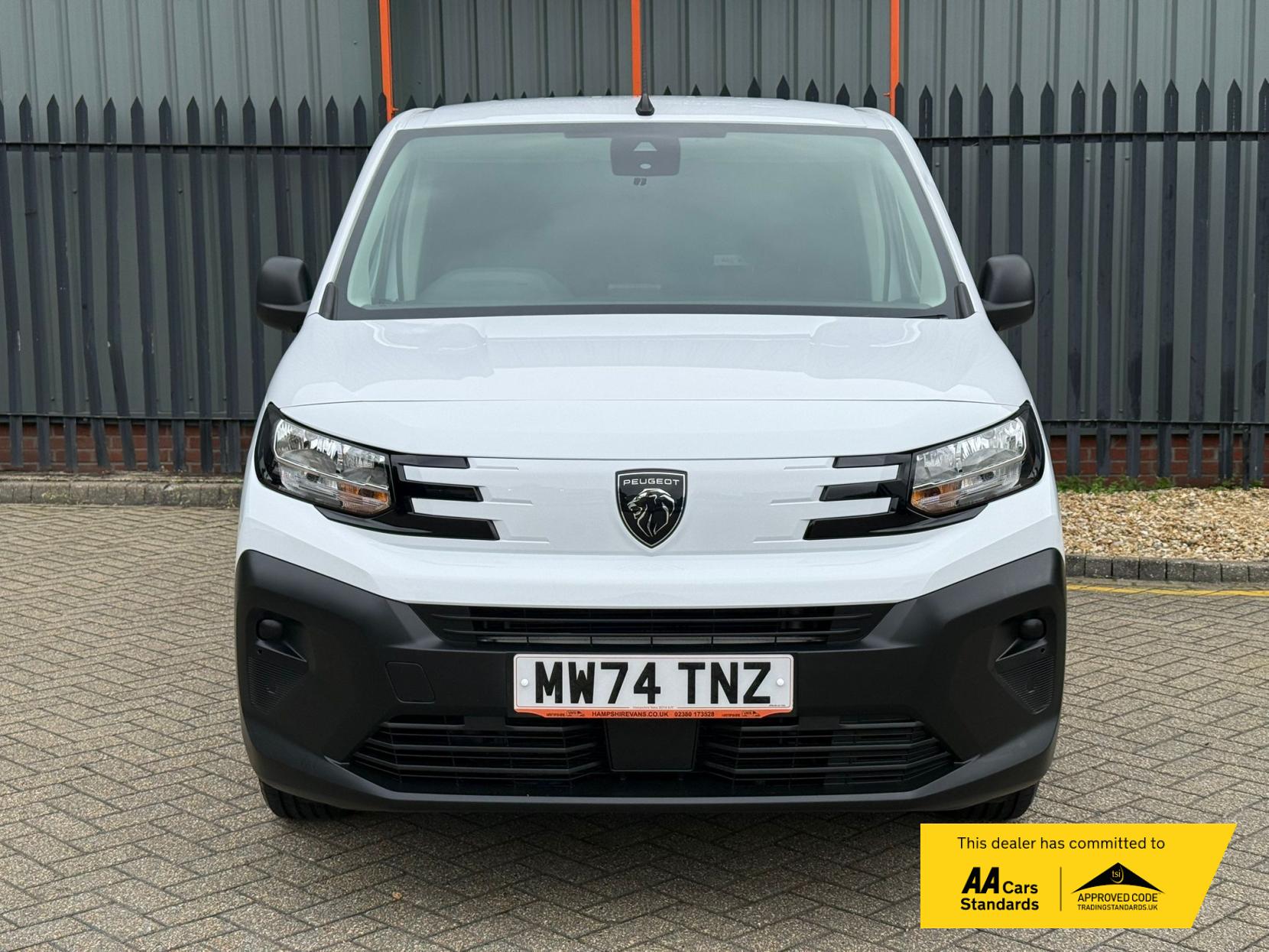2024 Peugeot Partner 1.5 BlueHDi 950 Professional Long Panel Van 6dr Diesel Manual LWB Euro 6 (s/s) (100 ps) - Thumbnail 8