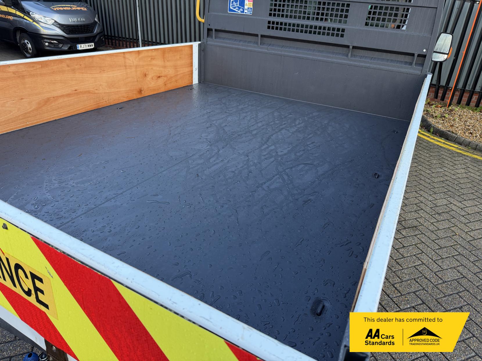 Ford Transit 2.0 350 EcoBlue 1-Way Double Tipper Double Cab 4dr Diesel Manual RWD L3 Euro 6 (1-Way, 1-Stop) (105 ps)