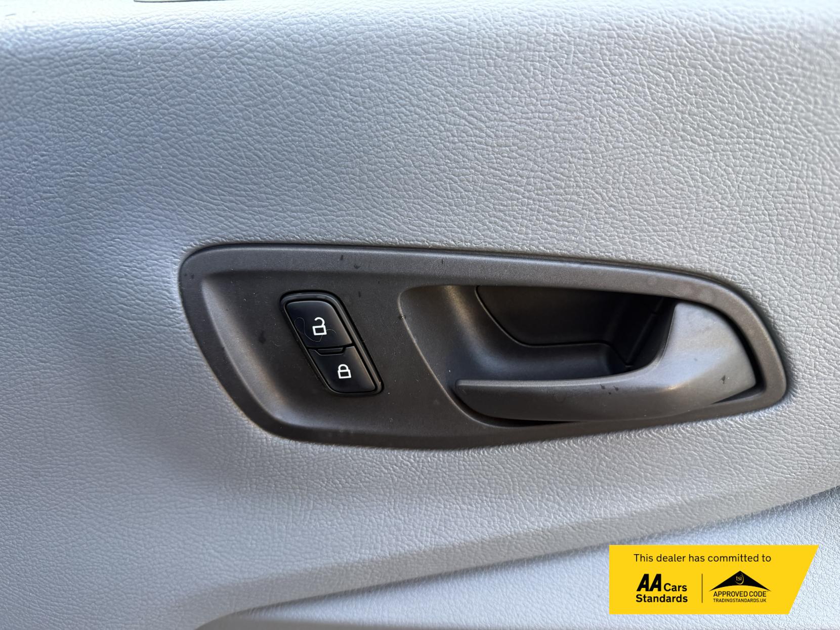 Ford Transit 2.0 350 EcoBlue 1-Way Double Tipper Double Cab 4dr Diesel Manual RWD L3 Euro 6 (1-Way, 1-Stop) (105 ps)