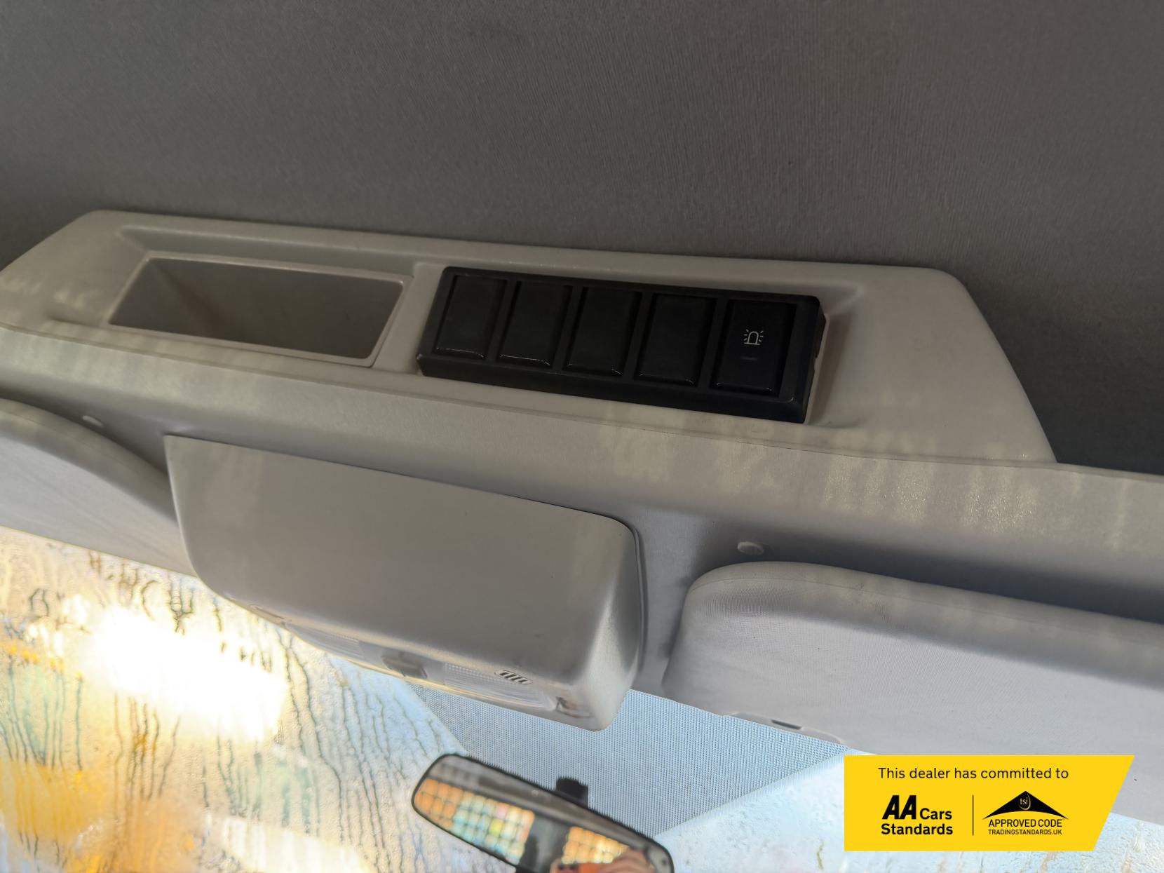 Ford Transit 2.0 350 EcoBlue 1-Way Double Tipper Double Cab 4dr Diesel Manual RWD L3 Euro 6 (1-Way, 1-Stop) (105 ps)