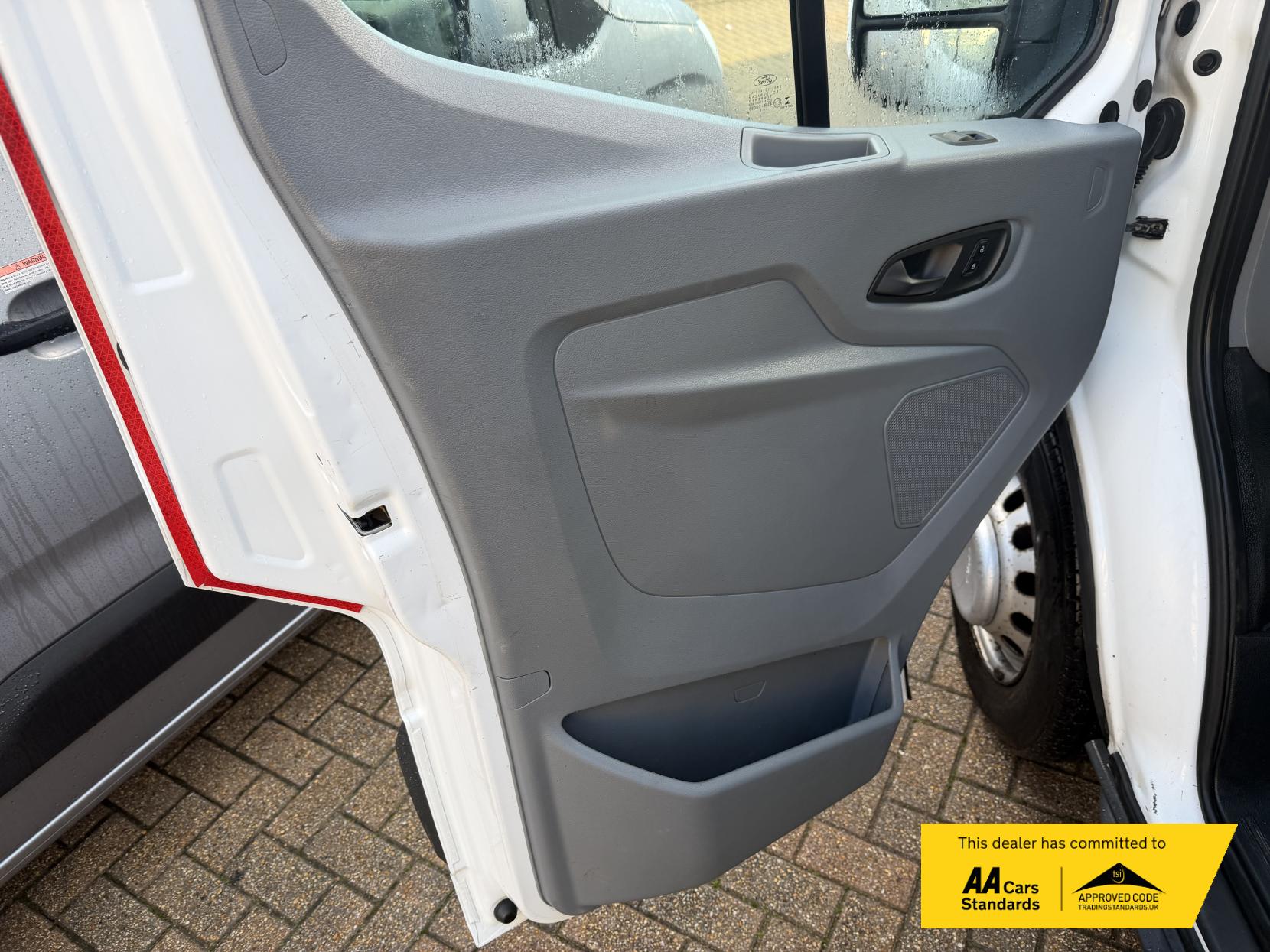 Ford Transit 2.0 350 EcoBlue 1-Way Double Tipper Double Cab 4dr Diesel Manual RWD L3 Euro 6 (1-Way, 1-Stop) (105 ps)