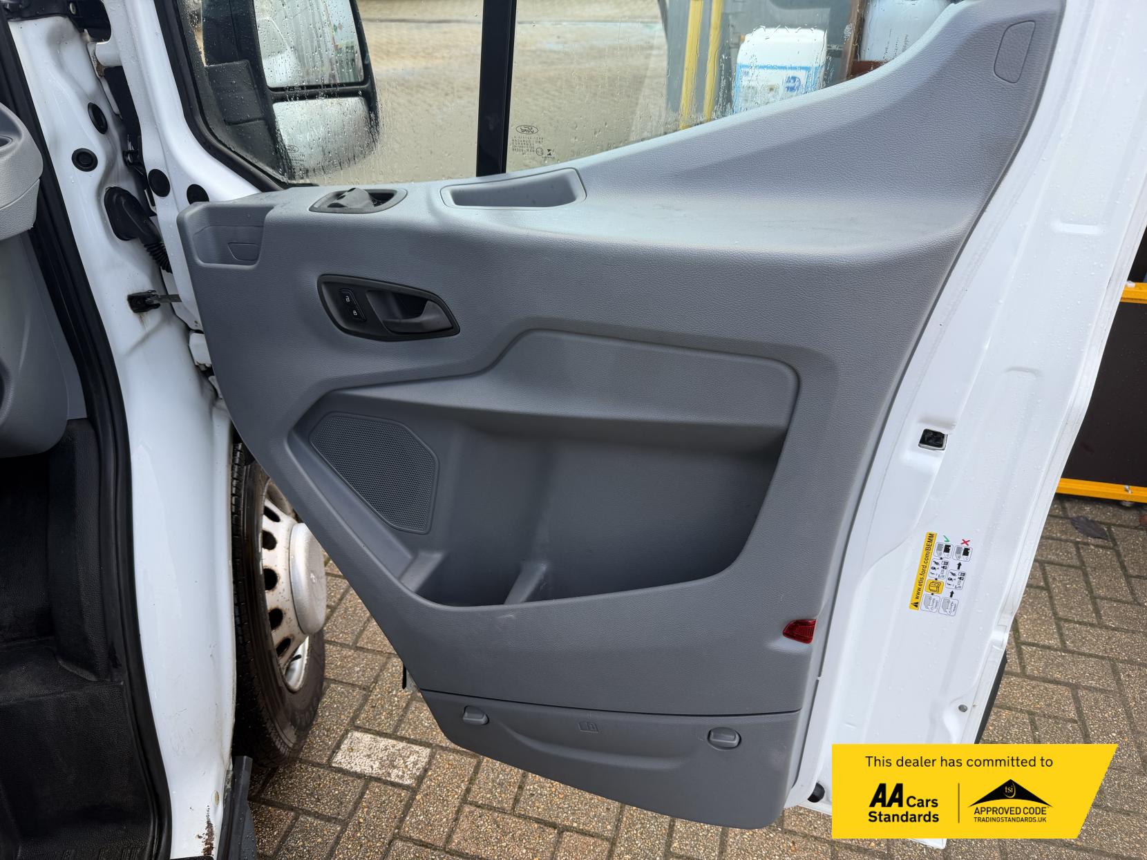 Ford Transit 2.0 350 EcoBlue 1-Way Double Tipper Double Cab 4dr Diesel Manual RWD L3 Euro 6 (1-Way, 1-Stop) (105 ps)