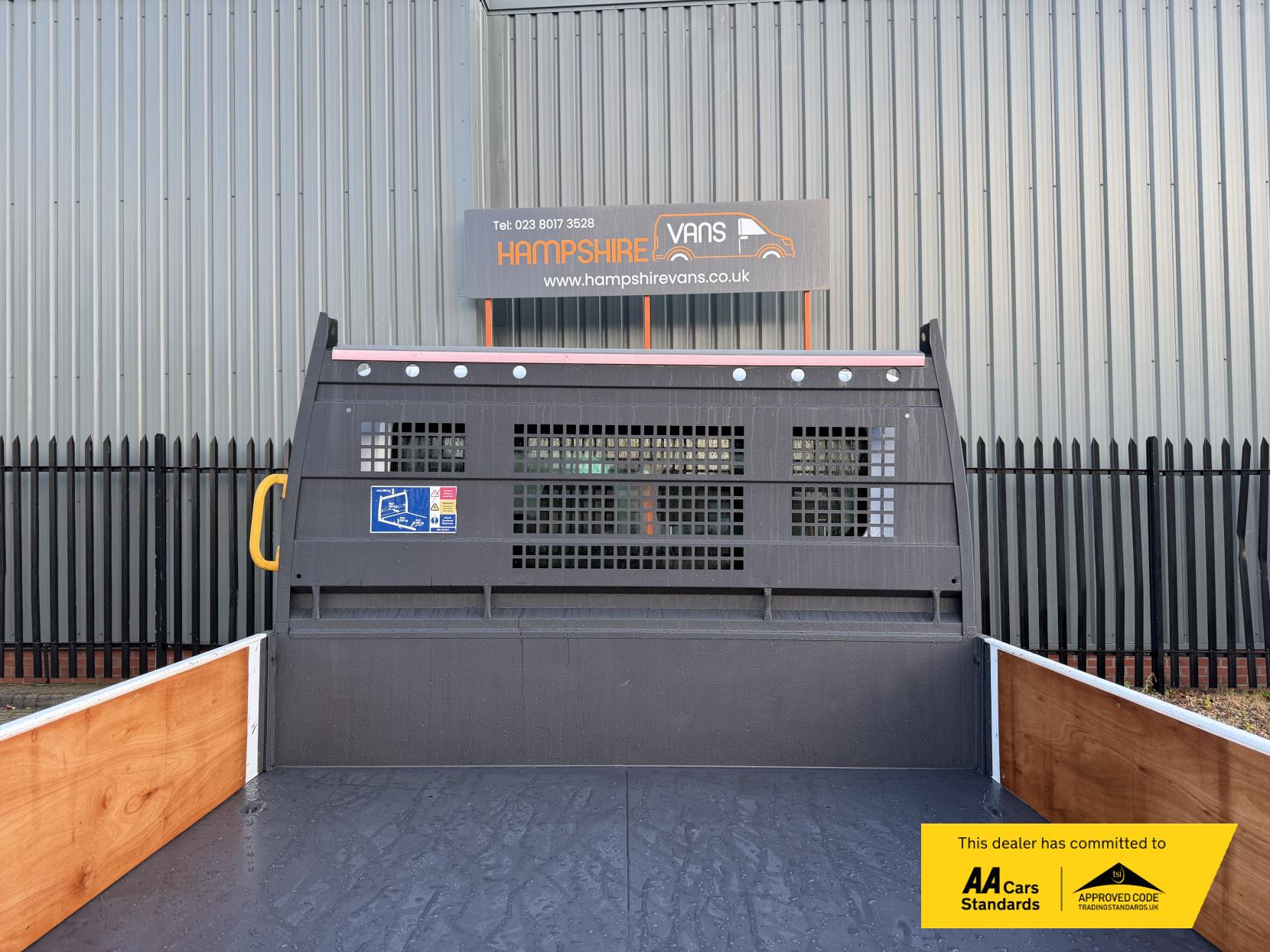 Ford Transit 2.0 350 EcoBlue 1-Way Double Tipper Double Cab 4dr Diesel Manual RWD L3 Euro 6 (1-Way, 1-Stop) (105 ps)