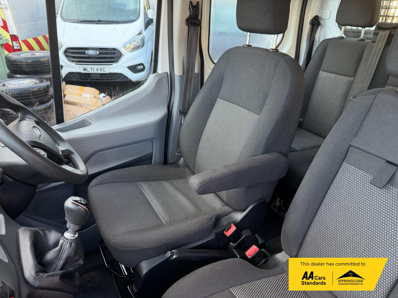 Ford Transit 2.0 350 EcoBlue 1-Way Double Tipper Double Cab 4dr Diesel Manual RWD L3 Euro 6 (1-Way, 1-Stop) (105 ps)