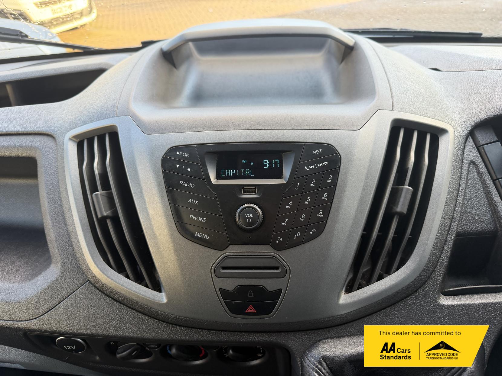 Ford Transit 2.0 350 EcoBlue 1-Way Double Tipper Double Cab 4dr Diesel Manual RWD L3 Euro 6 (1-Way, 1-Stop) (105 ps)