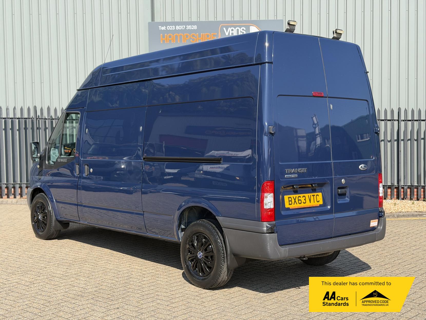 2013 Ford Transit 2.2 TDCi 350 Panel Van 3dr Diesel Manual FWD L2 H3 (209 g/km, 123 bhp) - Thumbnail 3