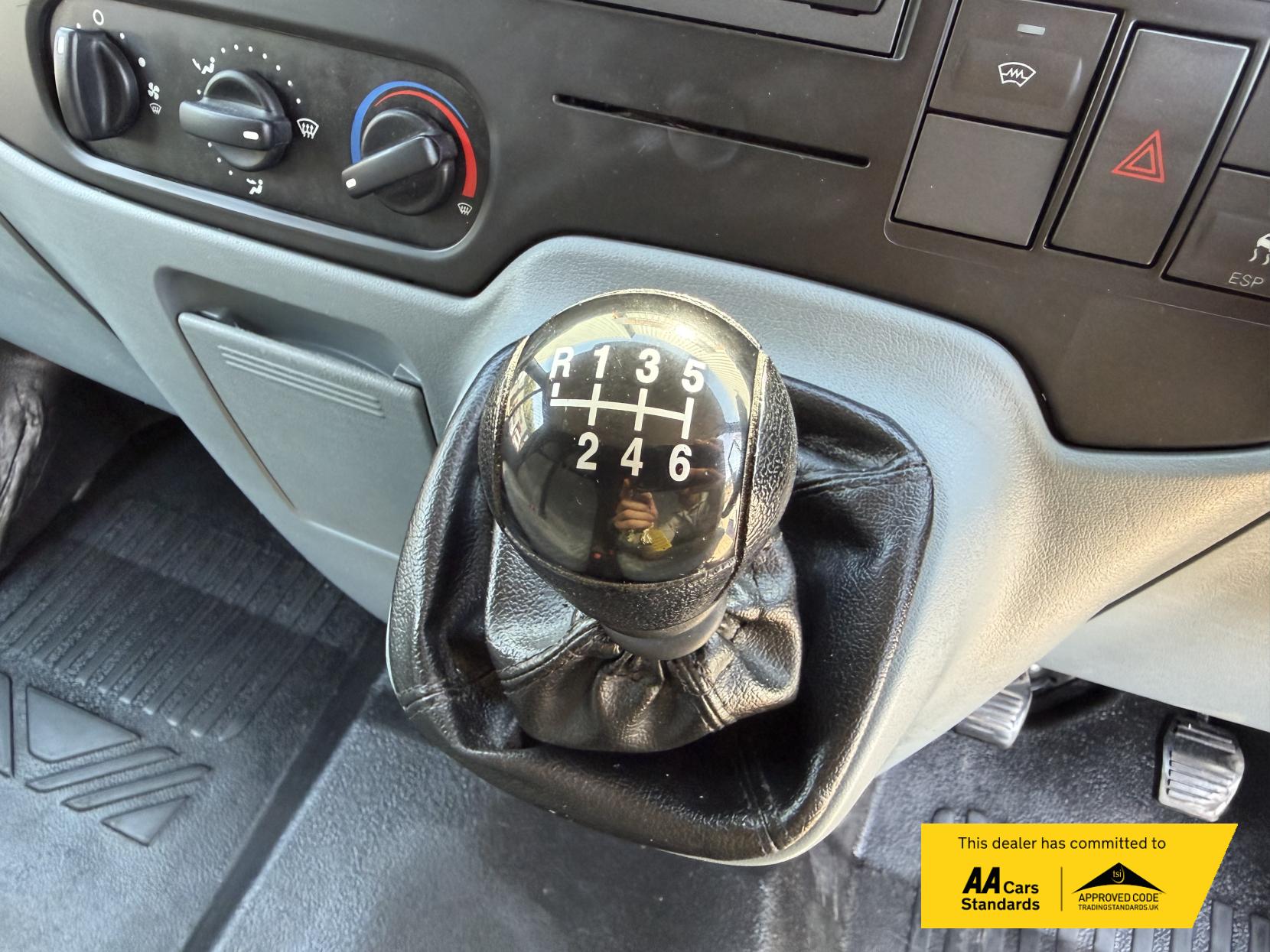 2013 Ford Transit 2.2 TDCi 350 Panel Van 3dr Diesel Manual FWD L2 H3 (209 g/km, 123 bhp) - Thumbnail 27