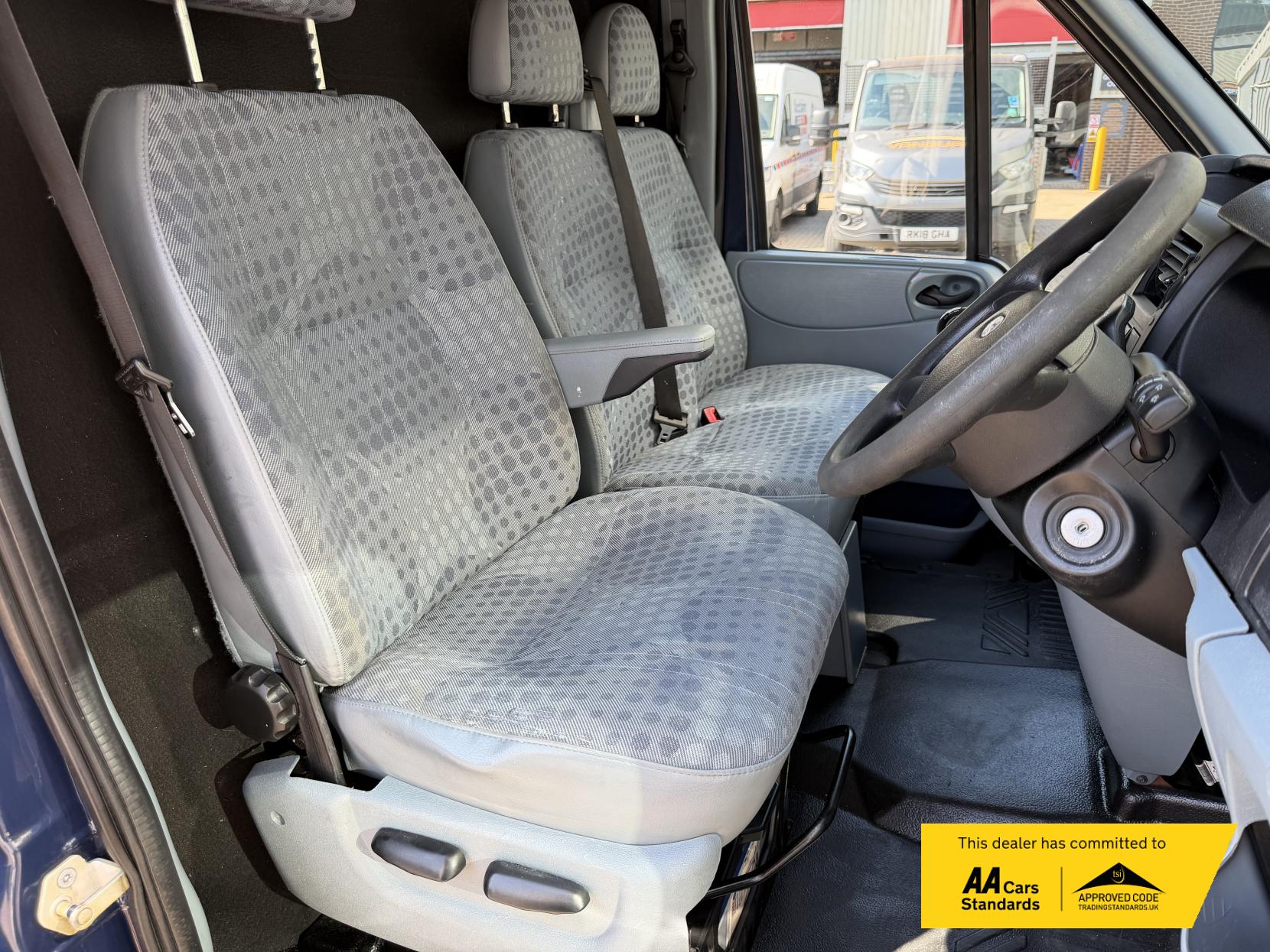 2013 Ford Transit 2.2 TDCi 350 Panel Van 3dr Diesel Manual FWD L2 H3 (209 g/km, 123 bhp) - Thumbnail 13