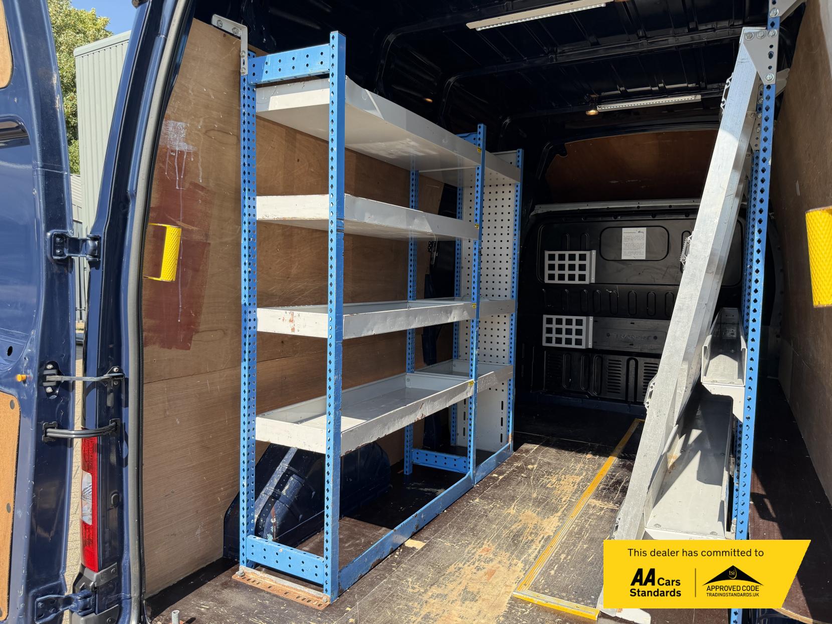 2013 Ford Transit 2.2 TDCi 350 Panel Van 3dr Diesel Manual FWD L2 H3 (209 g/km, 123 bhp) - Thumbnail 10