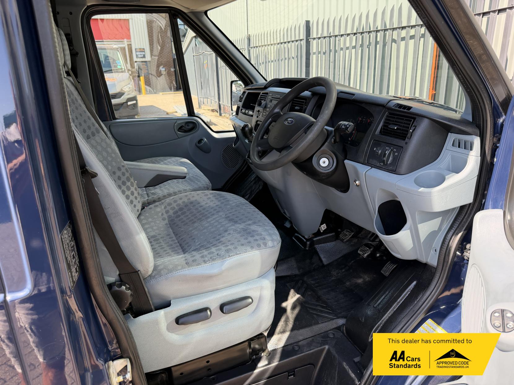 2013 Ford Transit 2.2 TDCi 350 Panel Van 3dr Diesel Manual FWD L2 H3 (209 g/km, 123 bhp) - Thumbnail 14