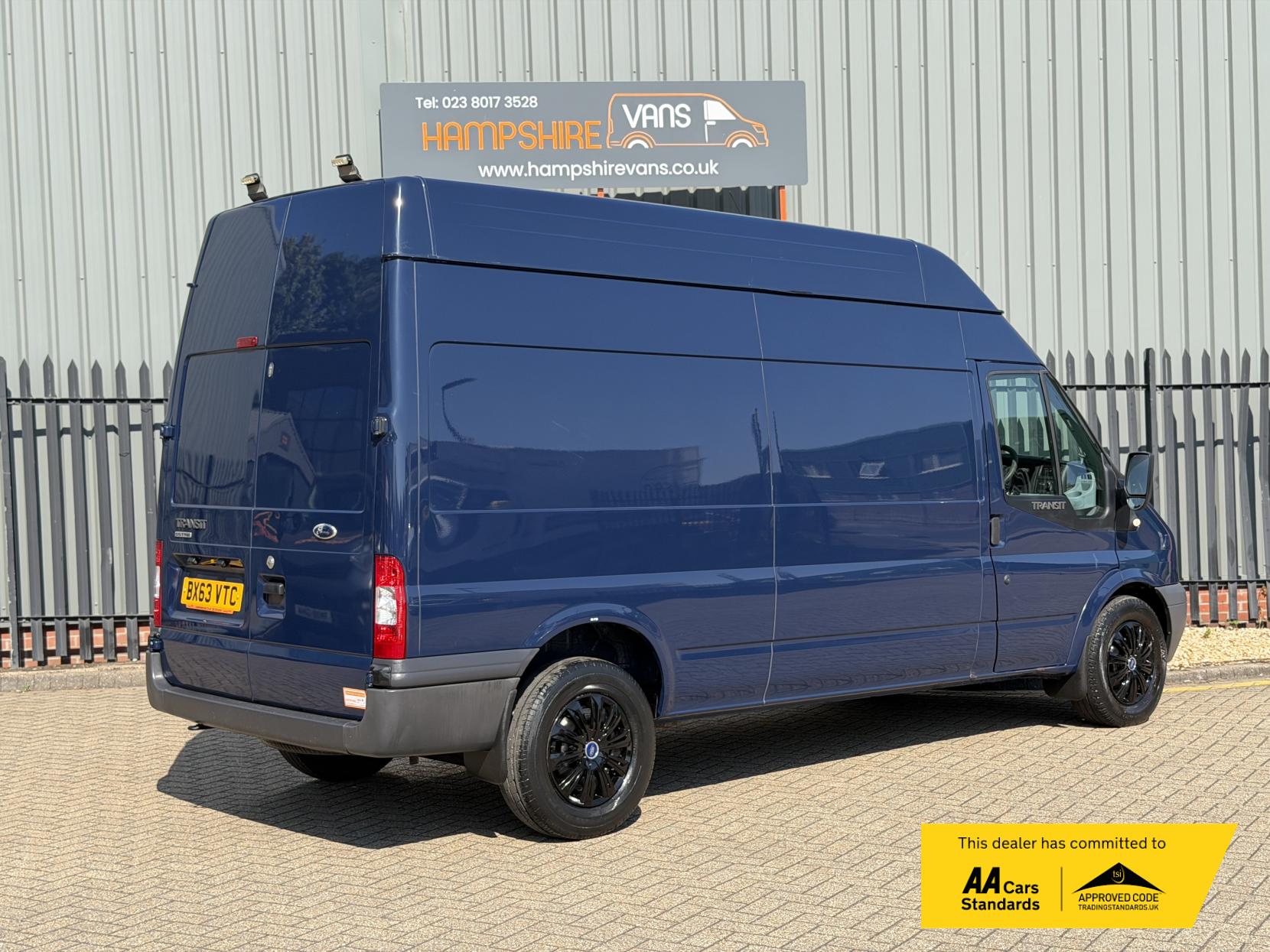 2013 Ford Transit 2.2 TDCi 350 Panel Van 3dr Diesel Manual FWD L2 H3 (209 g/km, 123 bhp) - Thumbnail 4