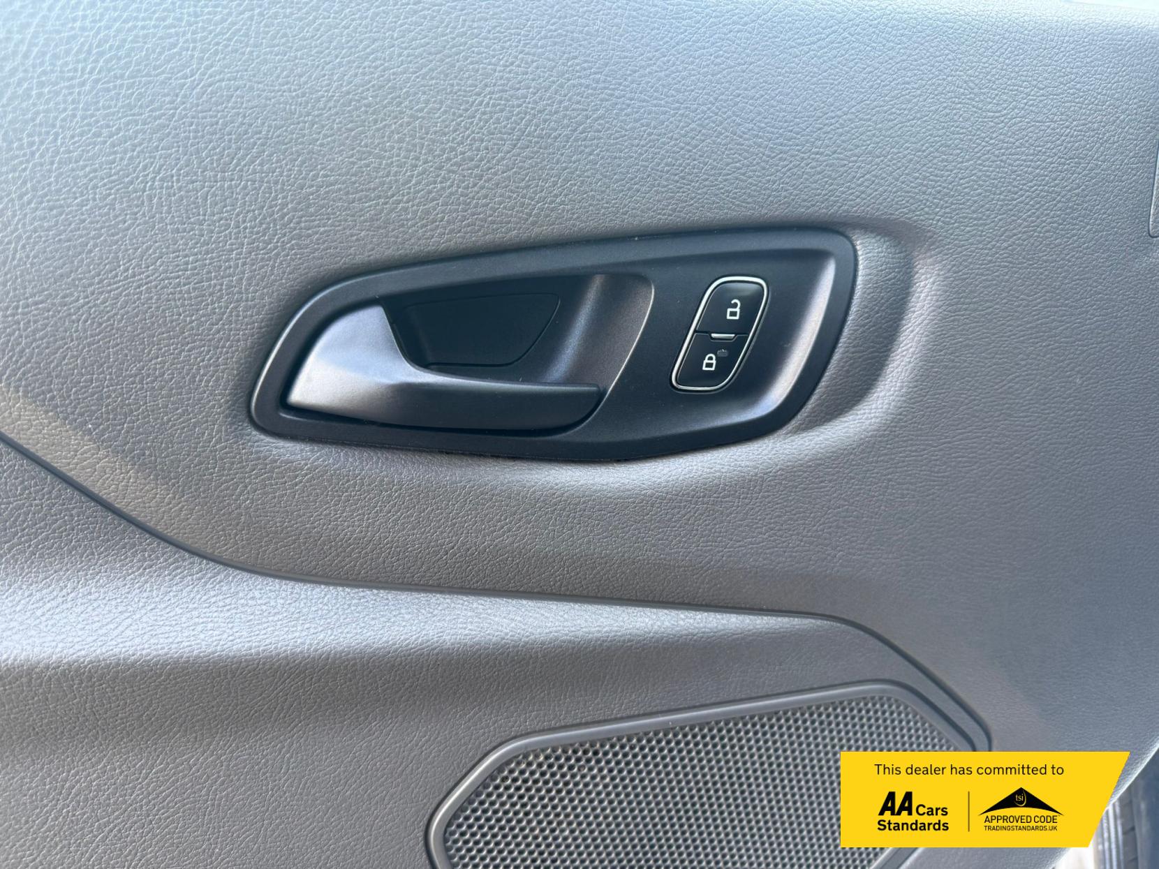 Ford Transit 2.0 350 EcoBlue Leader Crew Van Double Cab 6dr Diesel Manual RWD L3 H3 Euro 6 (s/s) (130 ps)