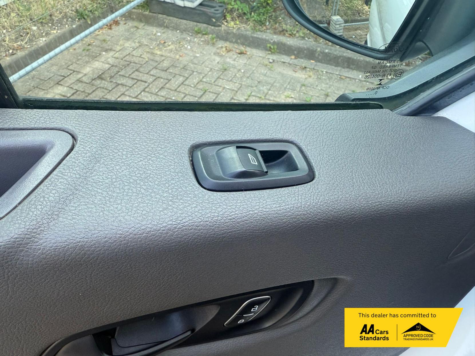 Ford Transit 2.0 350 EcoBlue Leader Crew Van Double Cab 6dr Diesel Manual RWD L3 H3 Euro 6 (s/s) (130 ps)