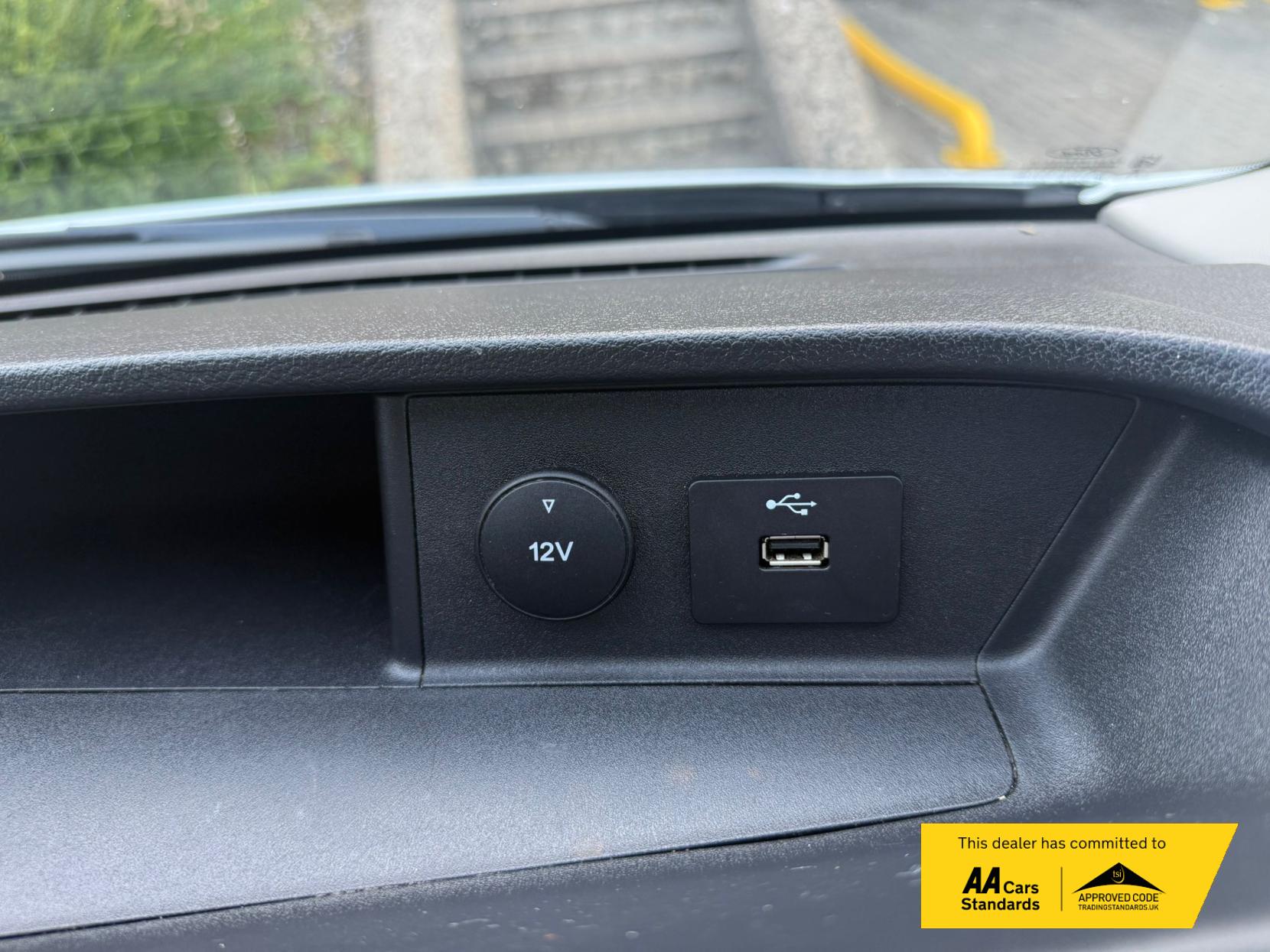 Ford Transit 2.0 350 EcoBlue Leader Crew Van Double Cab 6dr Diesel Manual RWD L3 H3 Euro 6 (s/s) (130 ps)