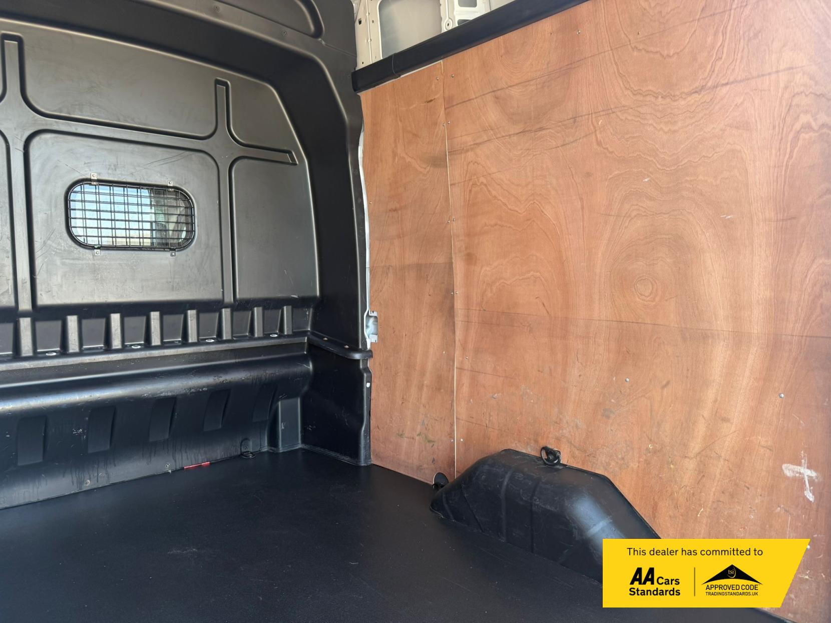 Ford Transit 2.0 350 EcoBlue Leader Crew Van Double Cab 6dr Diesel Manual RWD L3 H3 Euro 6 (s/s) (130 ps)