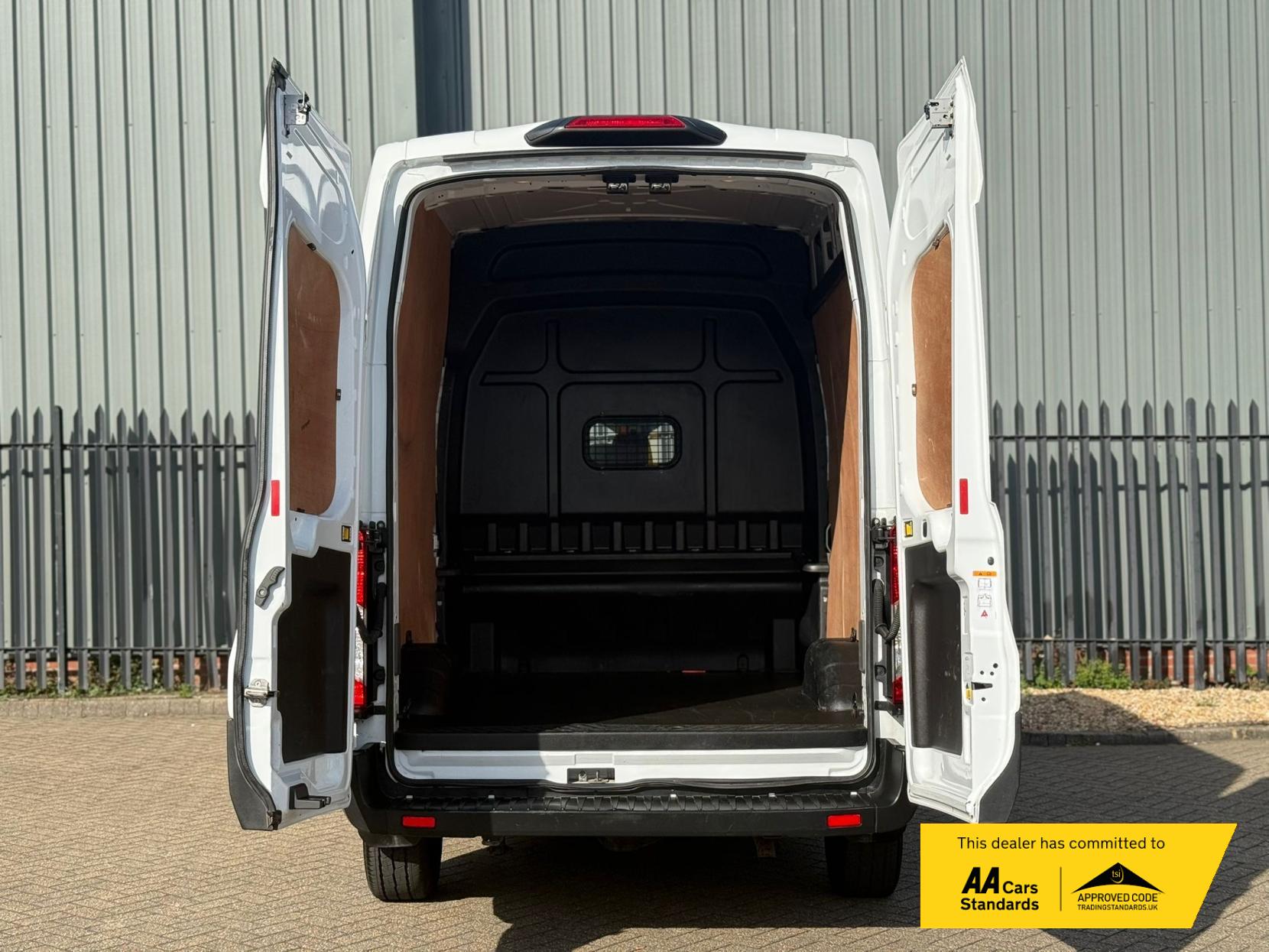 Ford Transit 2.0 350 EcoBlue Leader Crew Van Double Cab 6dr Diesel Manual RWD L3 H3 Euro 6 (s/s) (130 ps)