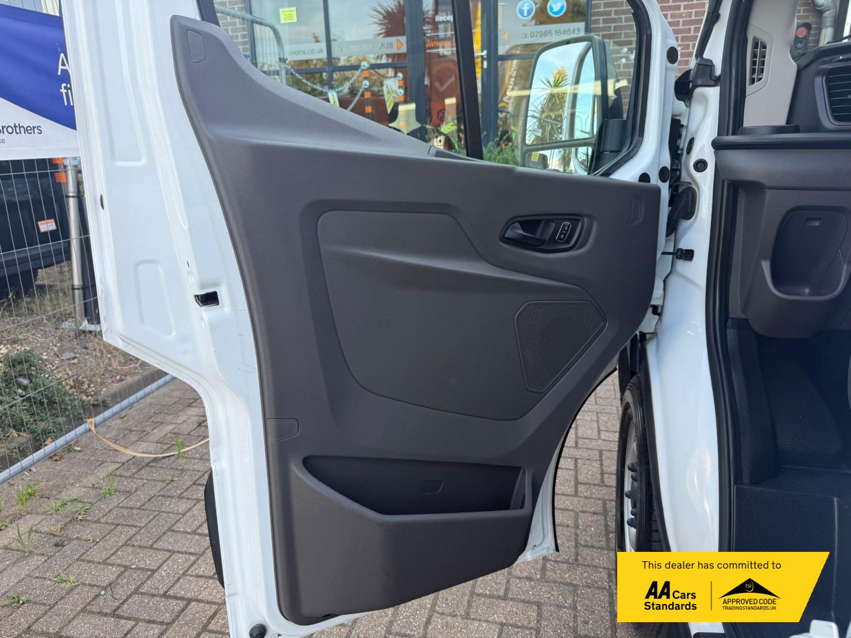 Ford Transit 2.0 350 EcoBlue Leader Crew Van Double Cab 6dr Diesel Manual RWD L3 H3 Euro 6 (s/s) (130 ps)