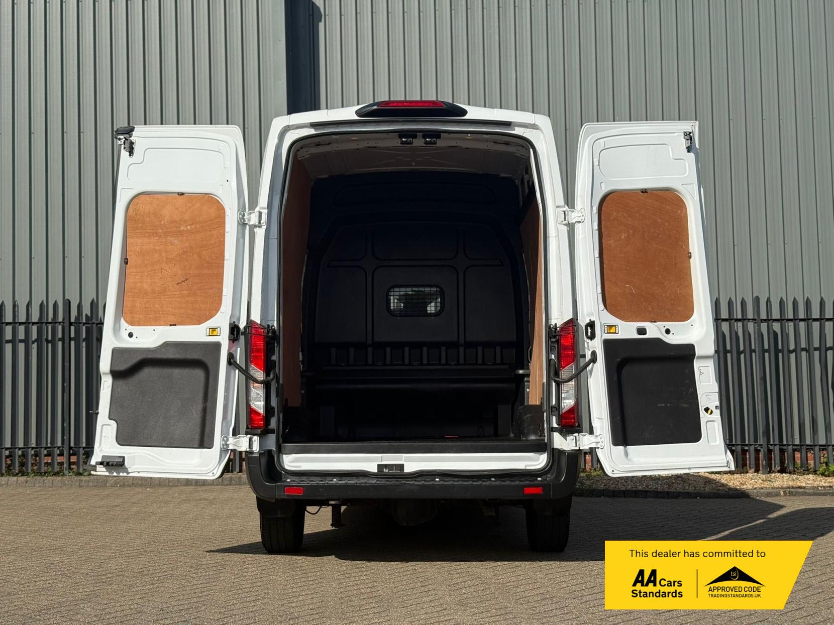 Ford Transit 2.0 350 EcoBlue Leader Crew Van Double Cab 6dr Diesel Manual RWD L3 H3 Euro 6 (s/s) (130 ps)