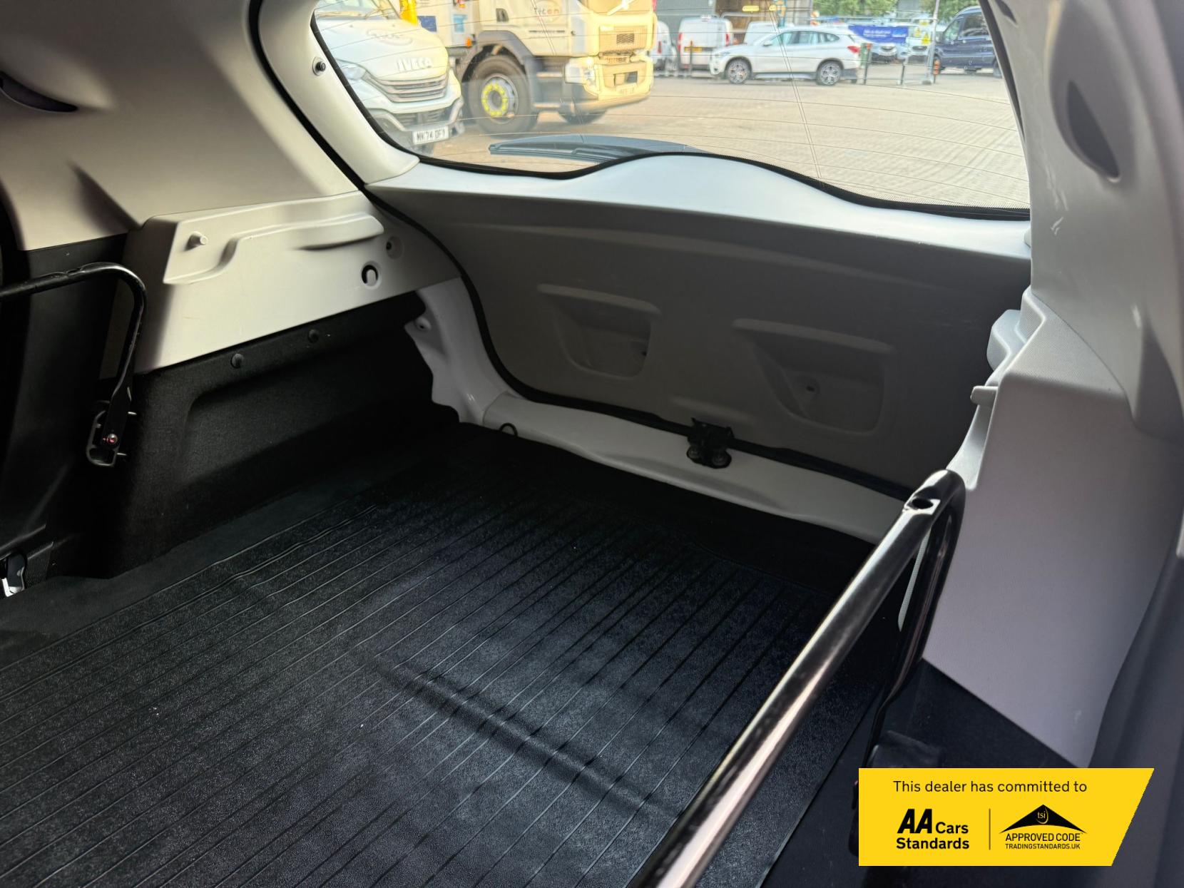 Renault Zoe R110 EV50 52kWh Business Car Derived Van 5dr Electric Auto (Rapid Charge) (107 bhp)