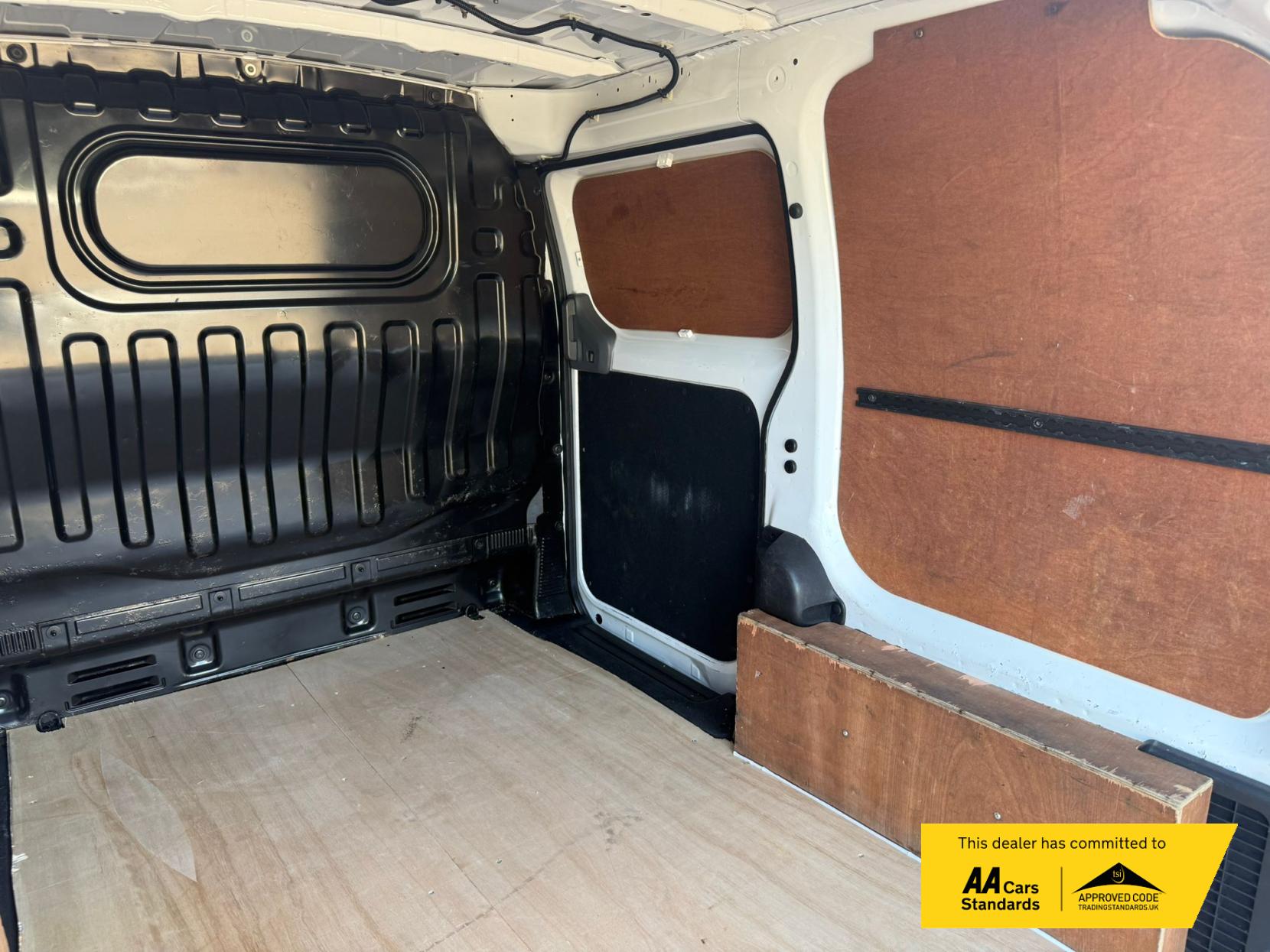 Nissan e-NV200 Tekna Panel Van 5dr Electric Auto SWB (Rapid Plus) (109 ps)