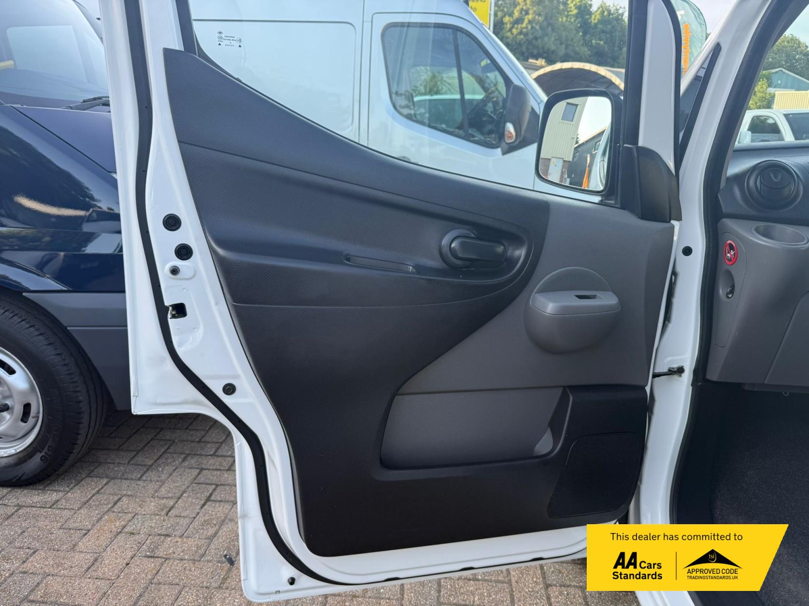 Nissan e-NV200 Tekna Panel Van 5dr Electric Auto SWB (Rapid Plus) (109 ps)