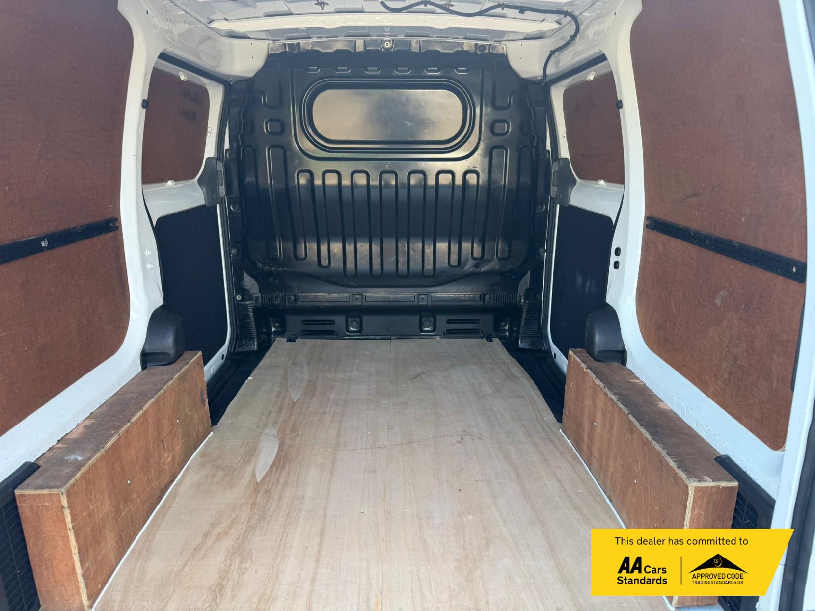 Nissan e-NV200 Tekna Panel Van 5dr Electric Auto SWB (Rapid Plus) (109 ps)