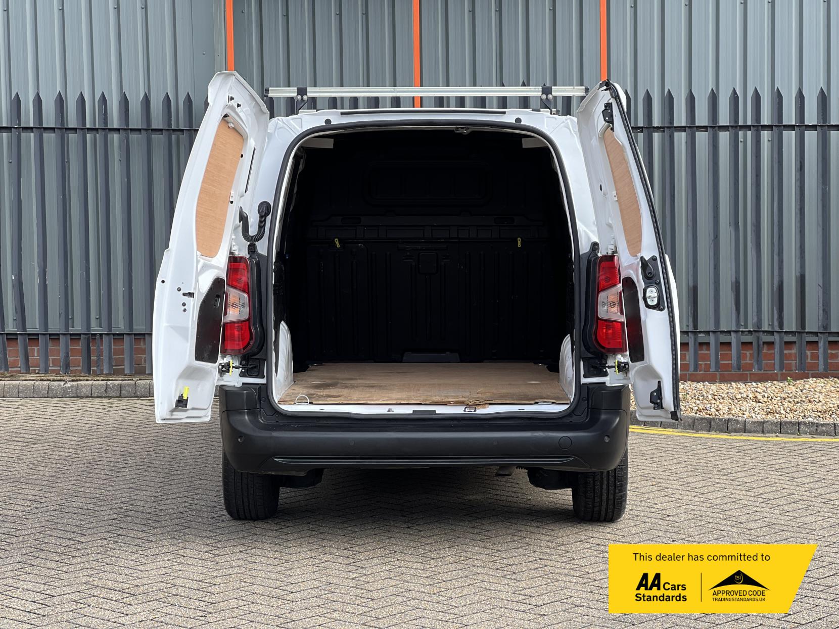 Peugeot Partner 1.5 BlueHDi 950 Professional Long Panel Van 6dr Diesel Manual LWB Euro 6 (100 bhp)