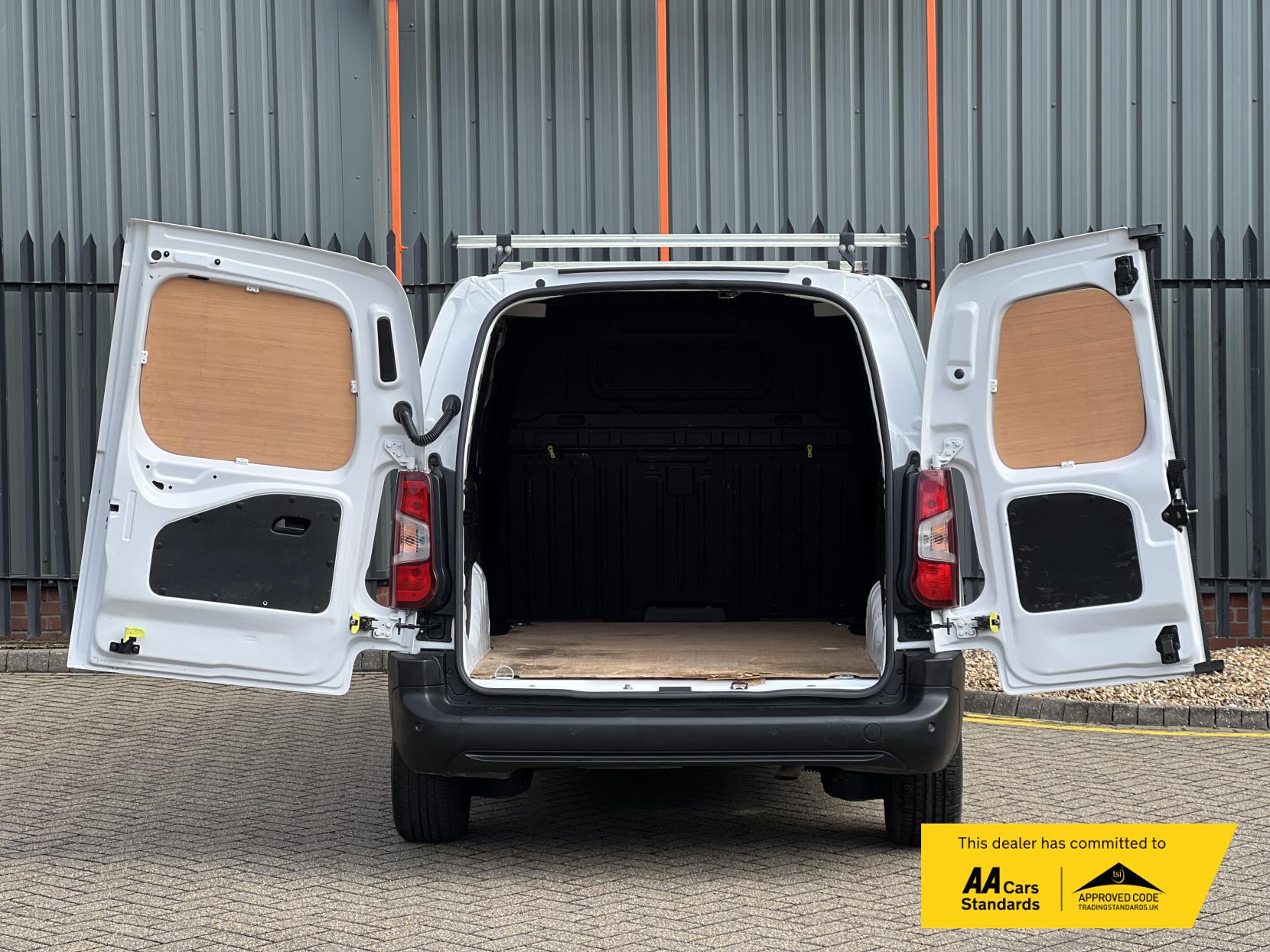 Peugeot Partner 1.5 BlueHDi 950 Professional Long Panel Van 6dr Diesel Manual LWB Euro 6 (100 bhp)
