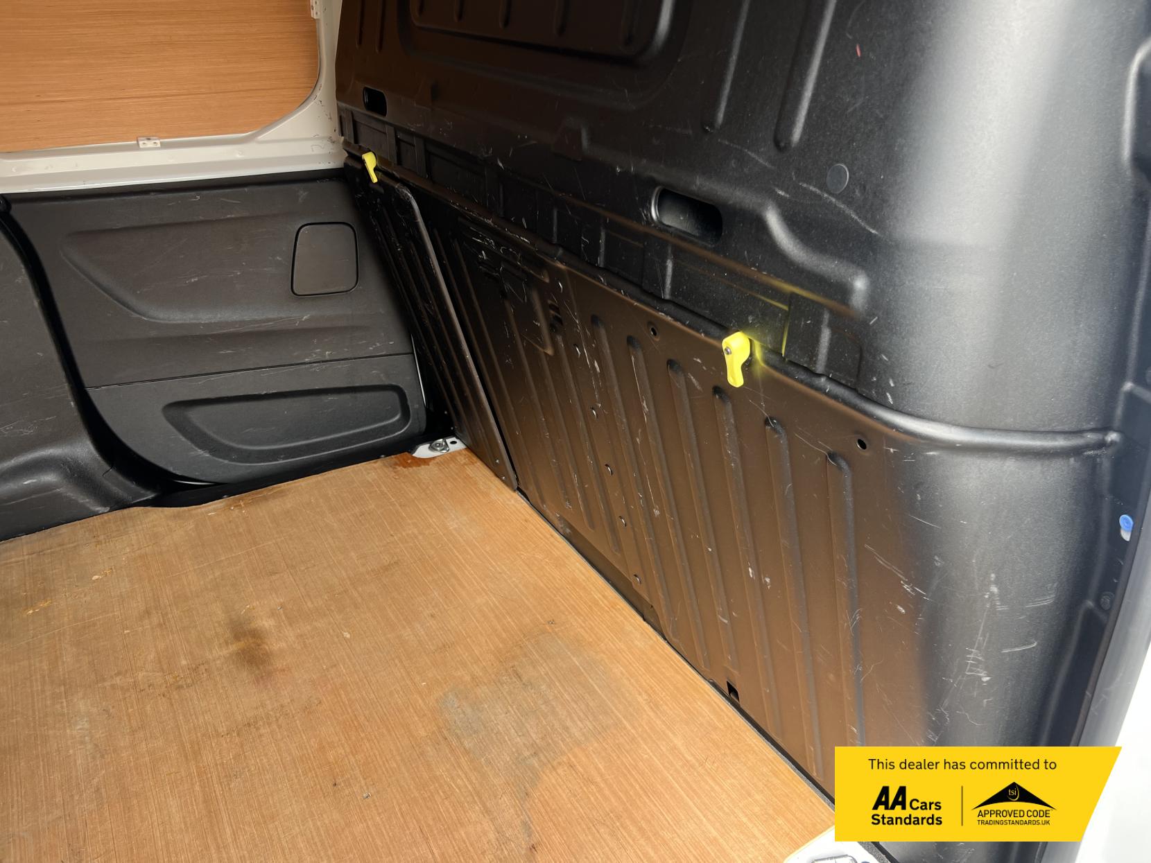 Peugeot Partner 1.5 BlueHDi 950 Professional Long Panel Van 6dr Diesel Manual LWB Euro 6 (100 bhp)