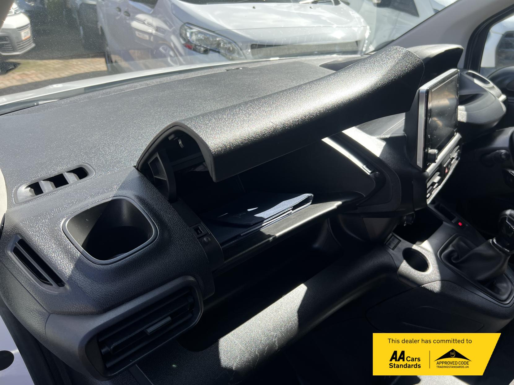 Peugeot Partner 1.5 BlueHDi 950 Professional Long Panel Van 6dr Diesel Manual LWB Euro 6 (100 bhp)