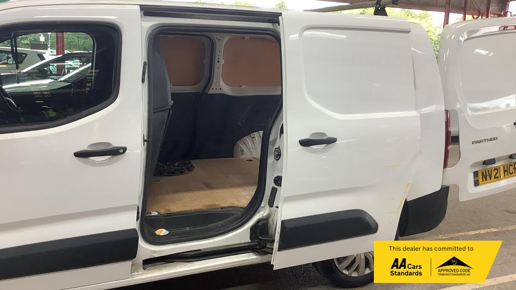 Peugeot Partner 1.5 BlueHDi 950 Professional Long Panel Van 6dr Diesel Manual LWB Euro 6 (100 bhp)