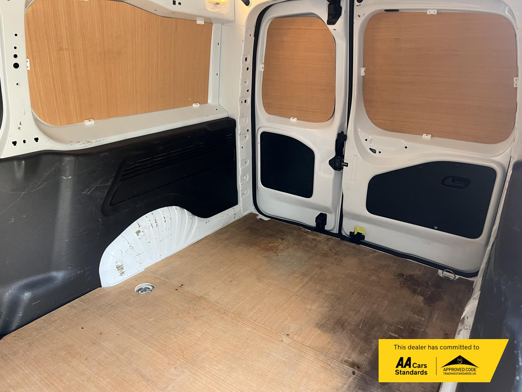 Peugeot Partner 1.5 BlueHDi 950 Professional Long Panel Van 6dr Diesel Manual LWB Euro 6 (100 bhp)