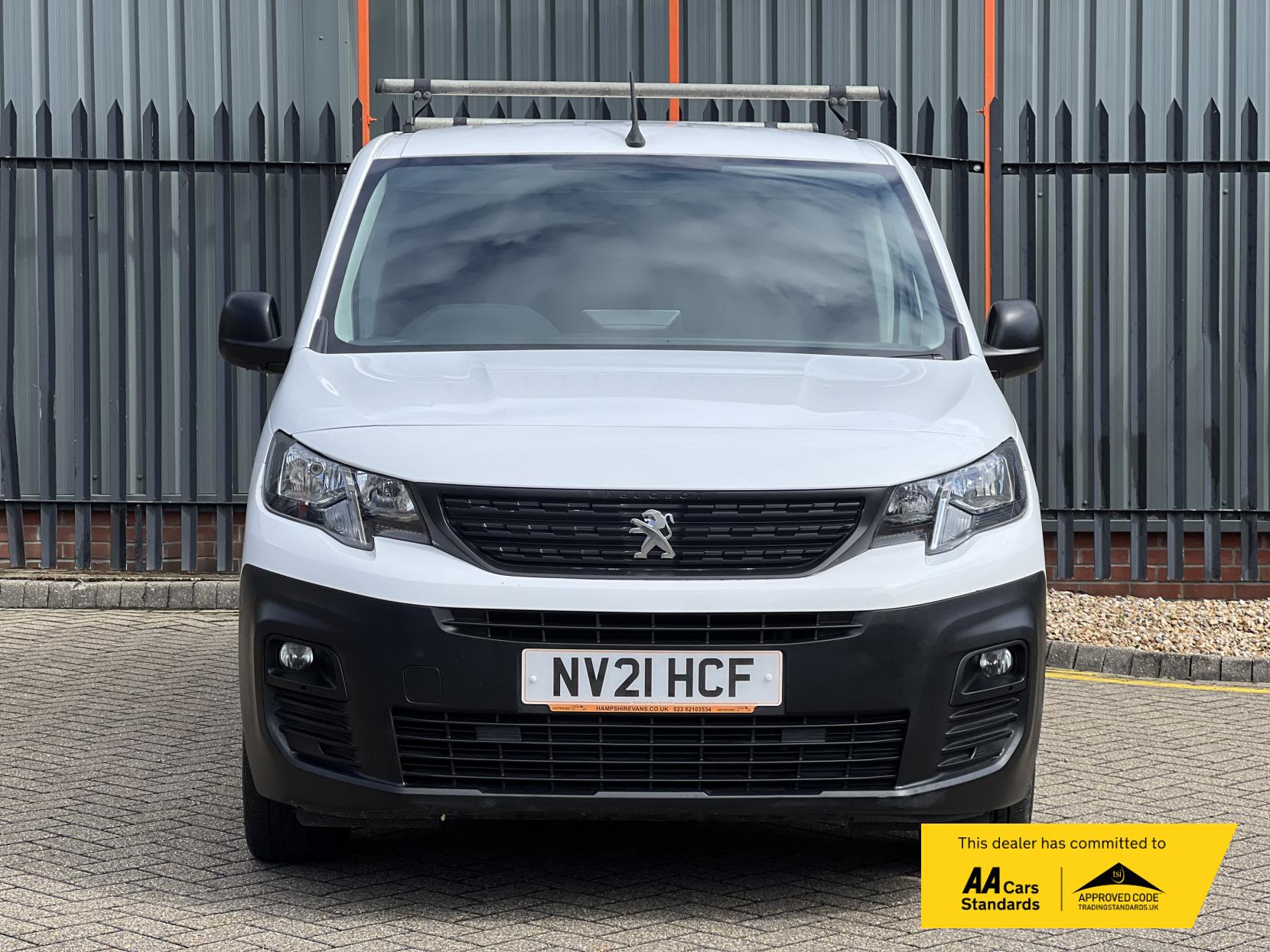 Peugeot Partner 1.5 BlueHDi 950 Professional Long Panel Van 6dr Diesel Manual LWB Euro 6 (100 bhp)