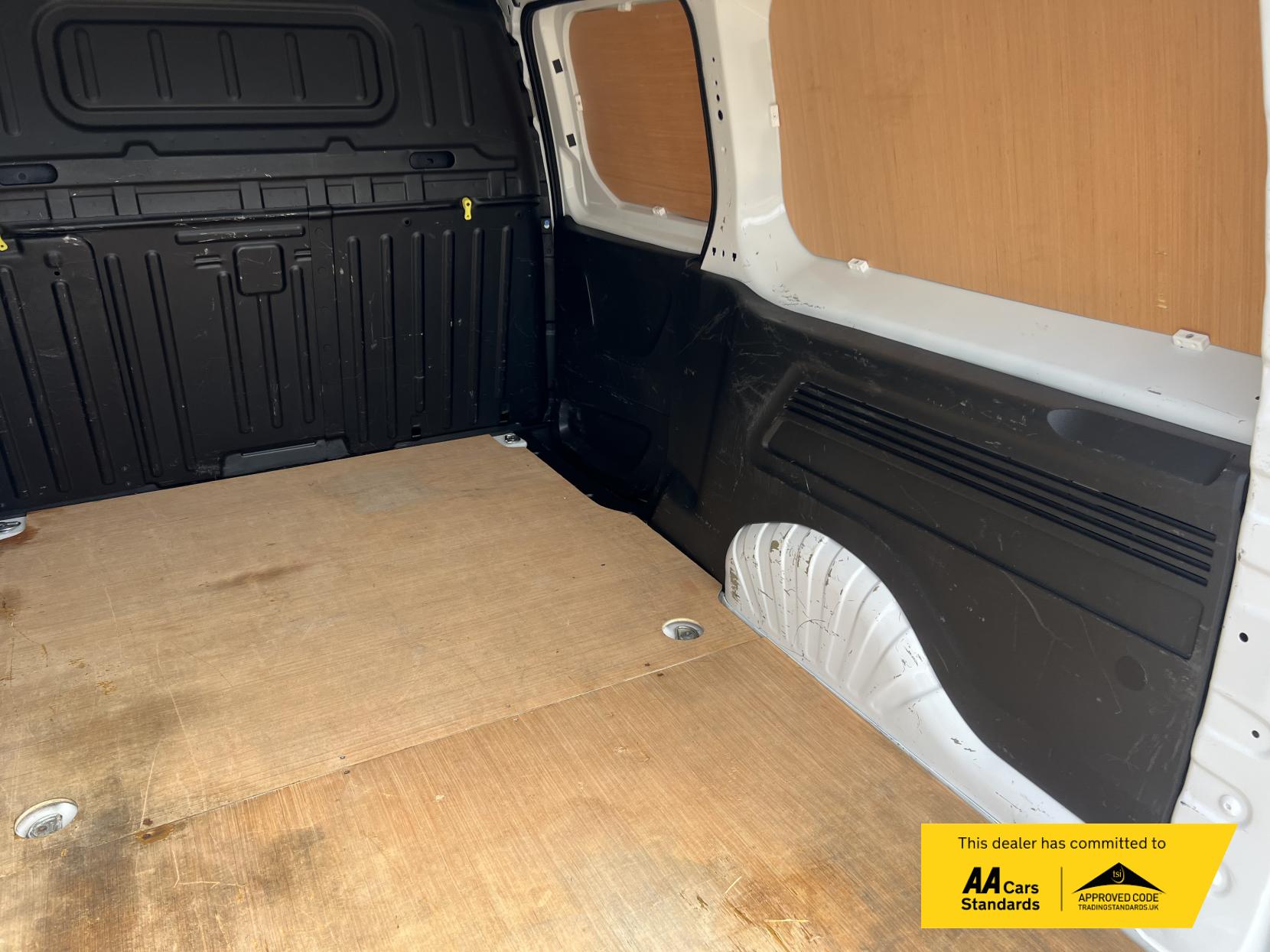 Peugeot Partner 1.5 BlueHDi 950 Professional Long Panel Van 6dr Diesel Manual LWB Euro 6 (100 bhp)