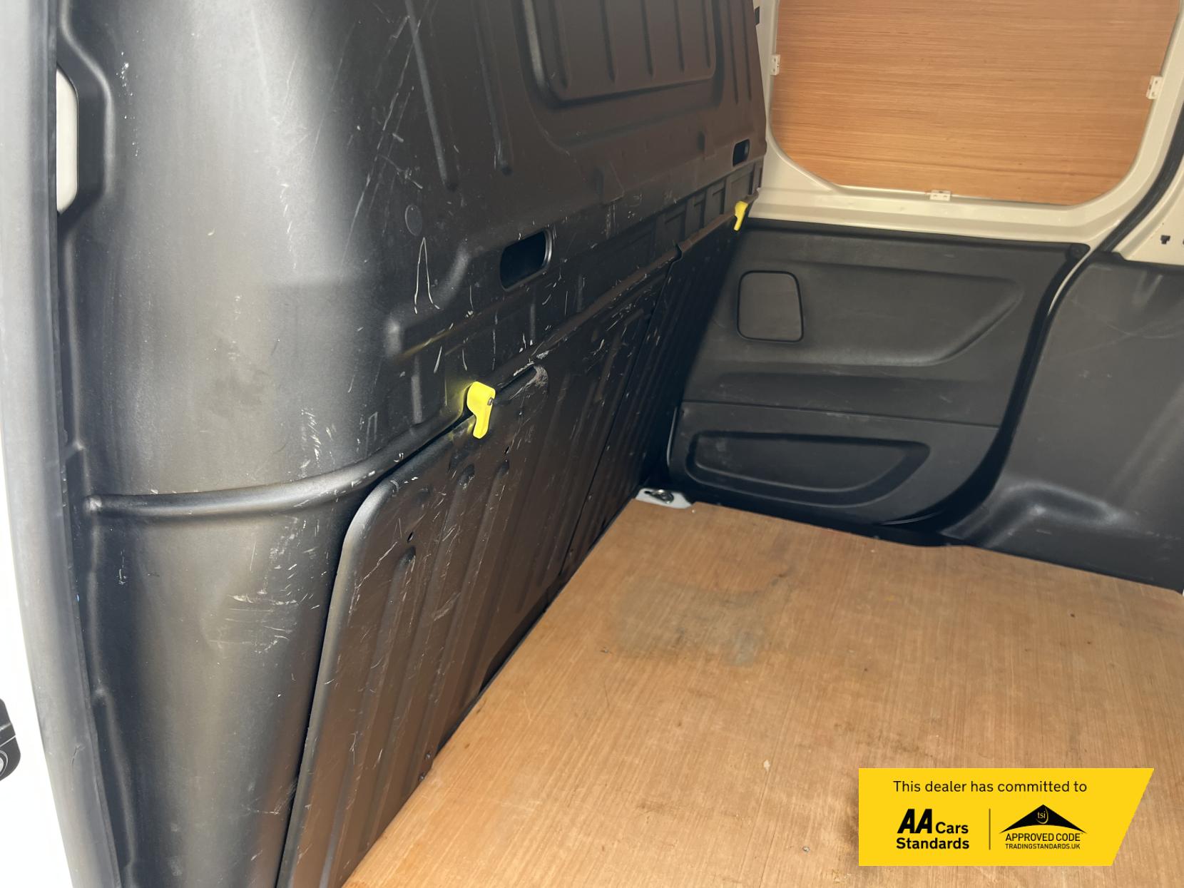 Peugeot Partner 1.5 BlueHDi 950 Professional Long Panel Van 6dr Diesel Manual LWB Euro 6 (100 bhp)