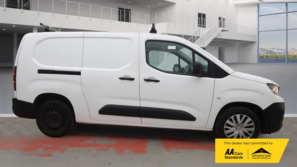 Peugeot Partner 1.5 BlueHDi 950 Professional Long Panel Van 6dr Diesel Manual LWB Euro 6 (100 bhp)