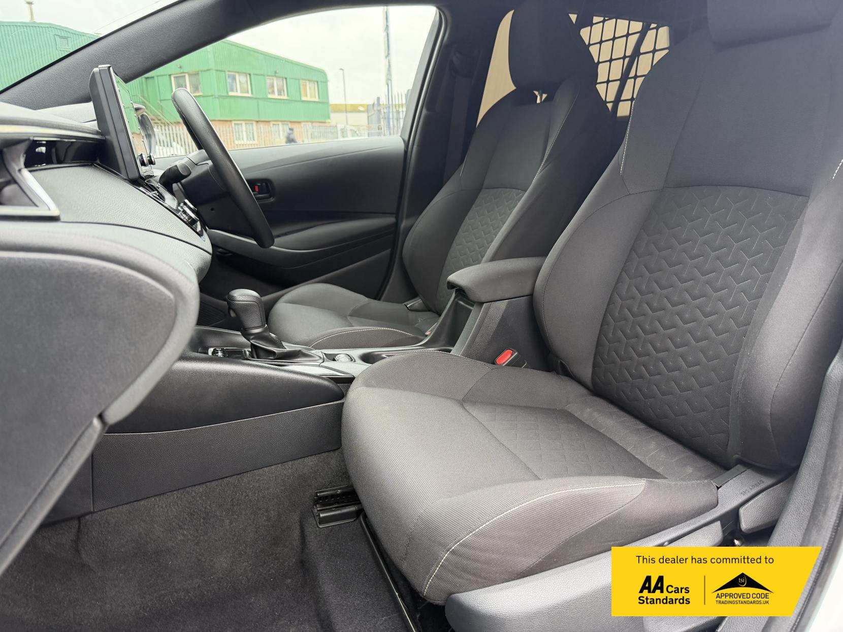 Toyota Corolla 1.8 VVT-h Car Derived Van 5dr Petrol Hybrid CVT Euro 6 (s/s) (122 ps)